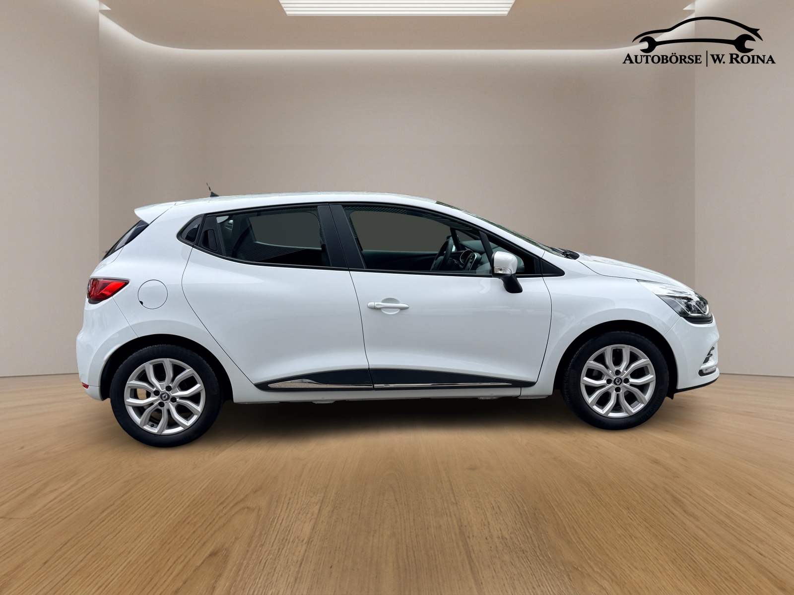 RENAULT Clio 1.2 16V T Zen-showroom-element-1