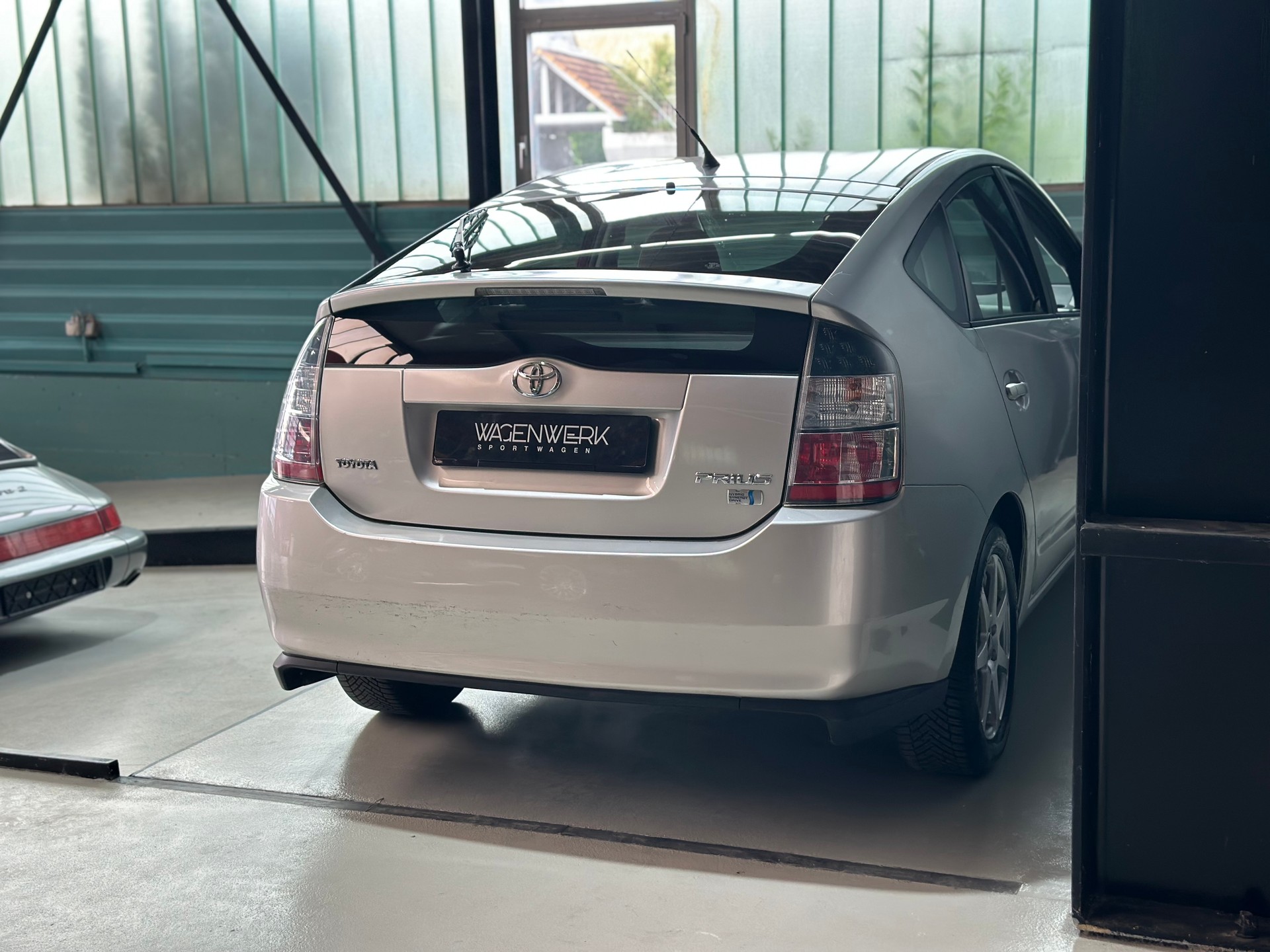 TOYOTA Prius 1.5 16V Hybrid-image-6