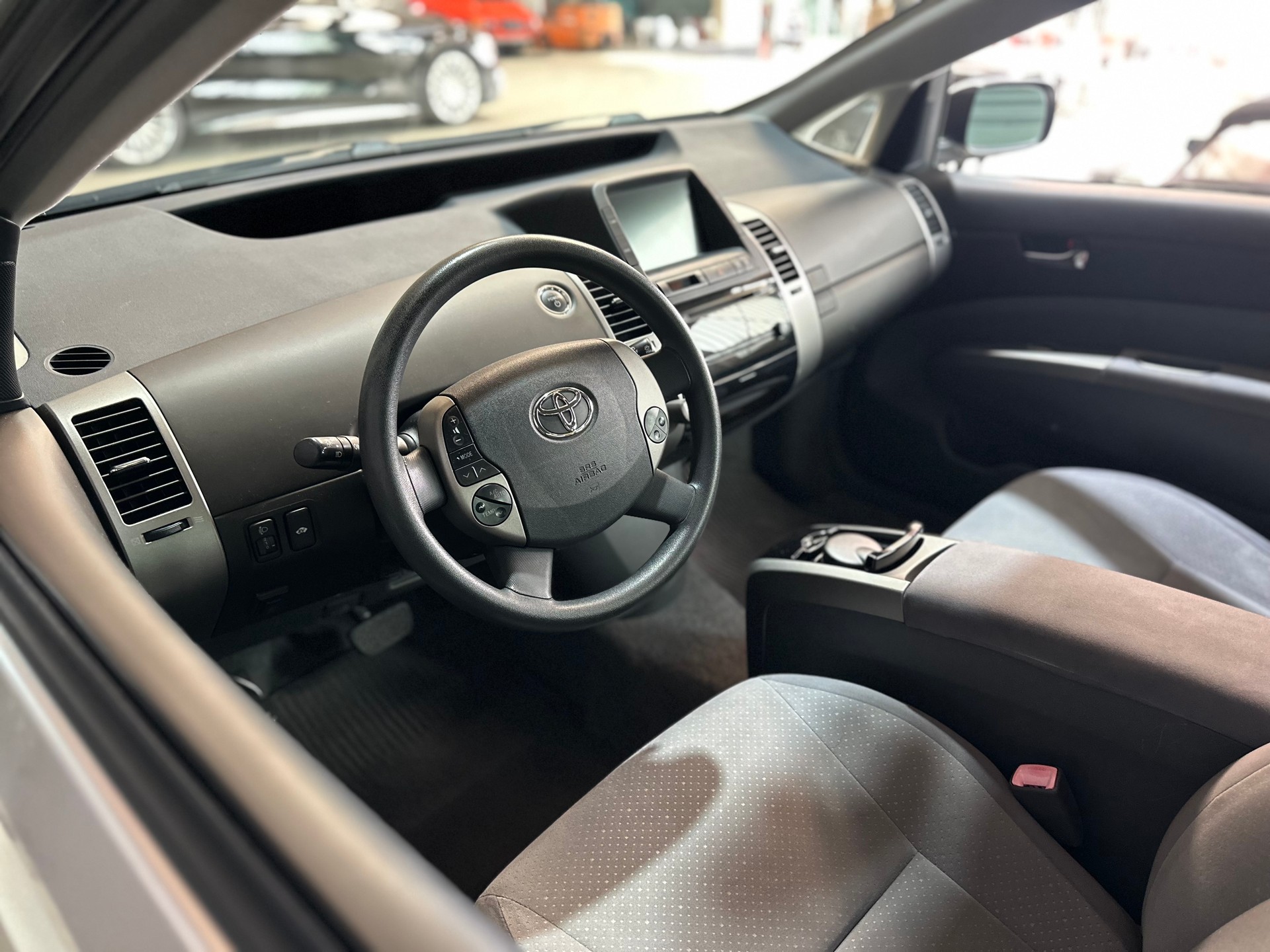TOYOTA Prius 1.5 16V Hybrid-image-16
