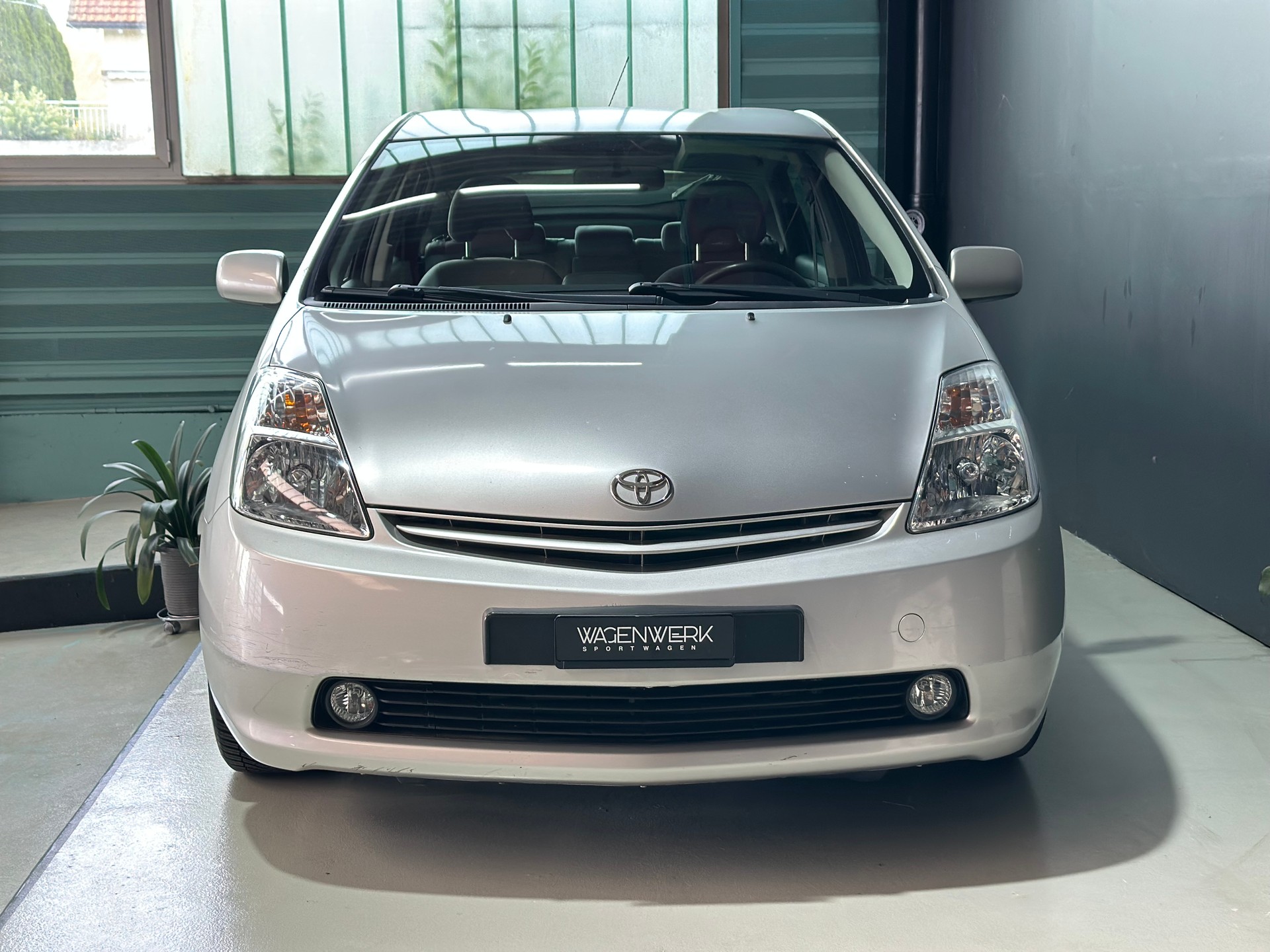 TOYOTA Prius 1.5 16V Hybrid-showroom-element-1