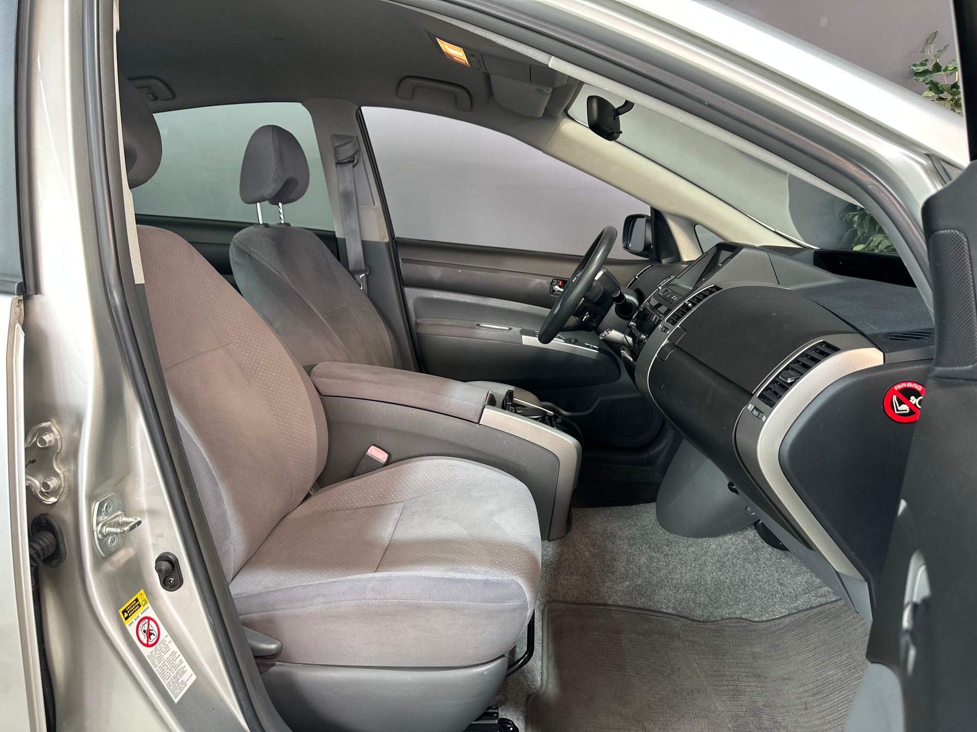 TOYOTA Prius 1.5 16V Hybrid-image-14