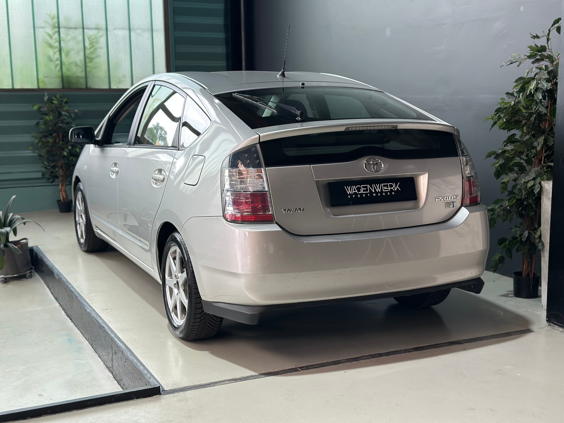 TOYOTA Prius 1.5 16V Hybrid-image-4