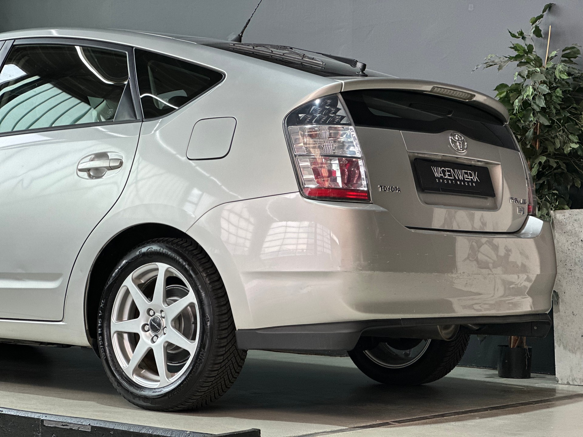 TOYOTA Prius 1.5 16V Hybrid-image-8