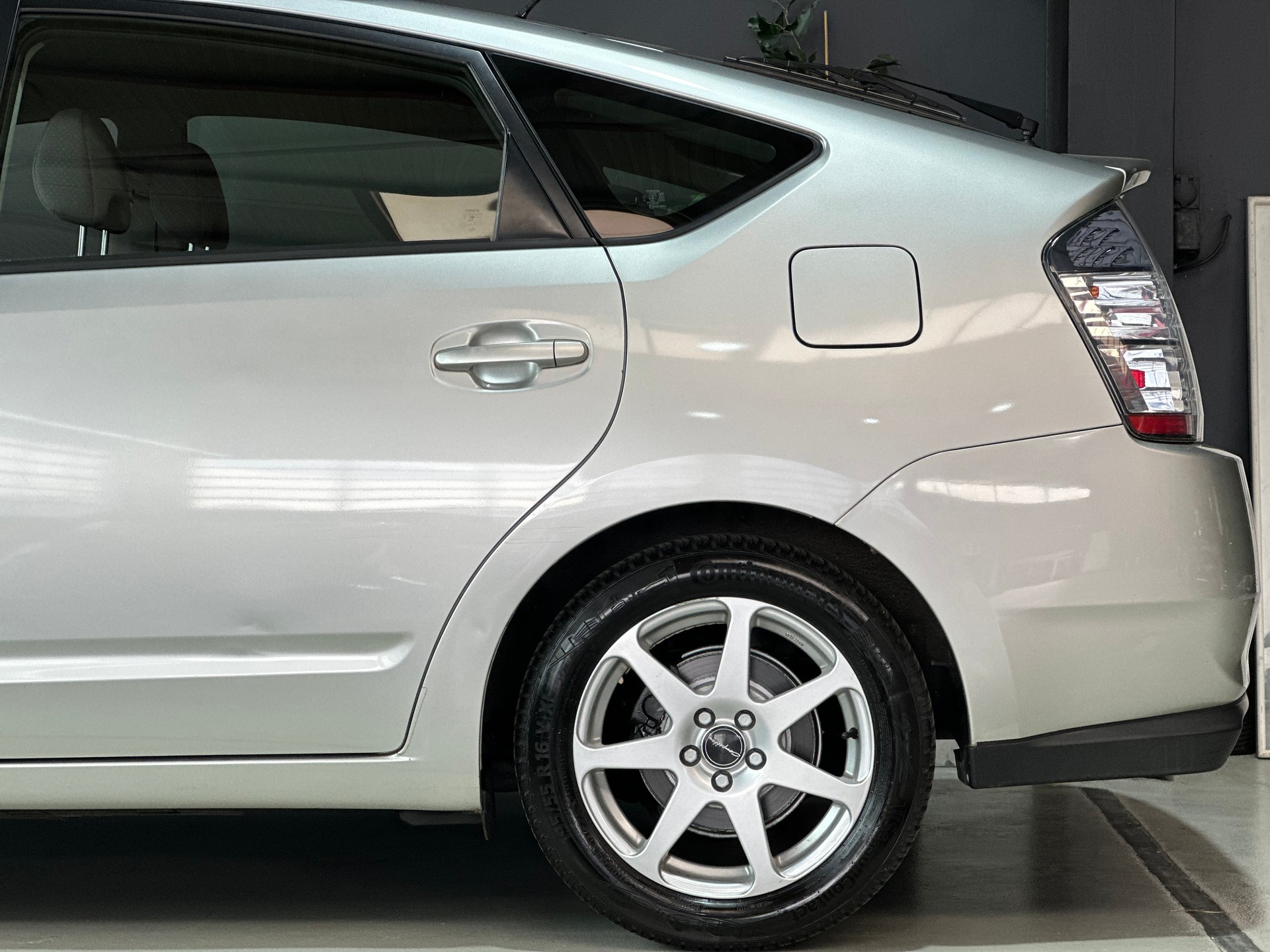 TOYOTA Prius 1.5 16V Hybrid-image-9