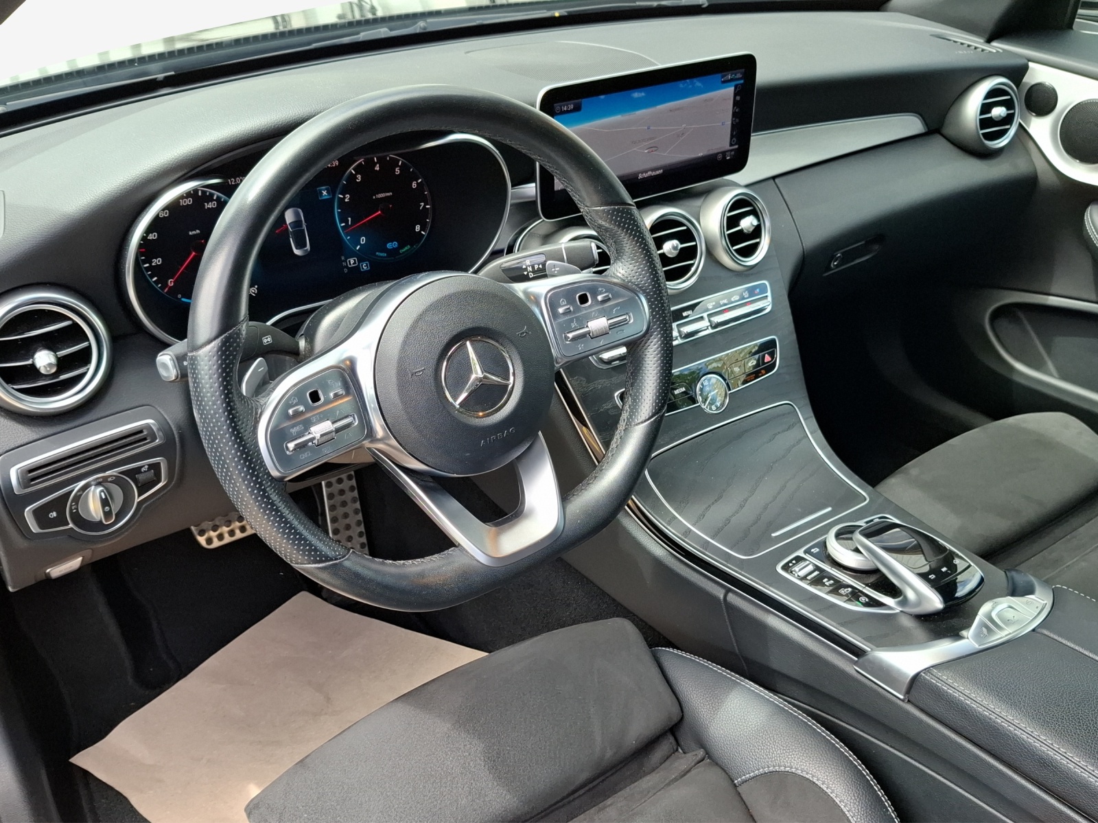 MERCEDES-BENZ C 200 AMG Line Cabriolet 9G-Tronic-image-8
