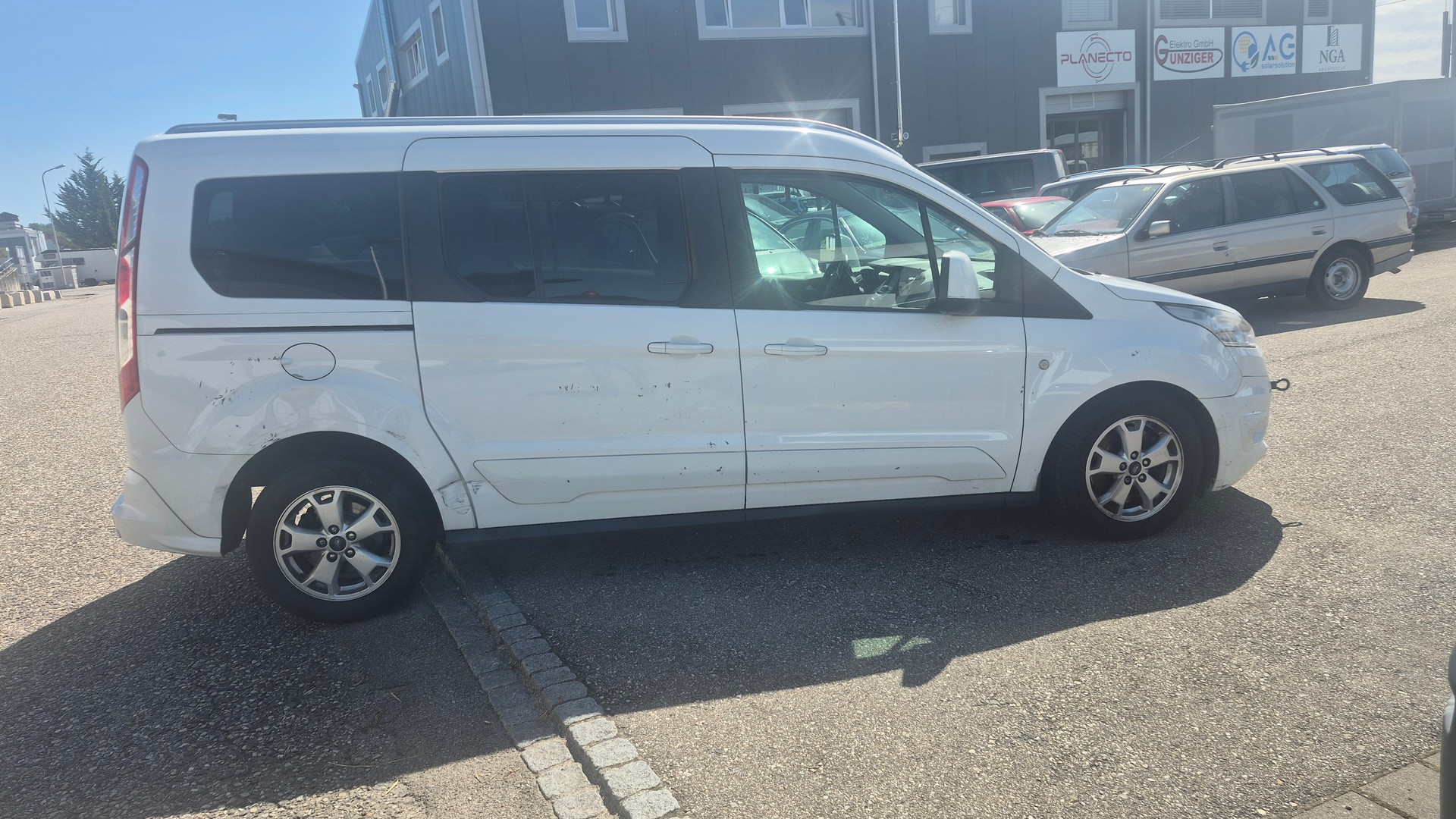 FORD Grand Tourneo Connect 1.5 TDCi Trend Powershift-image-3