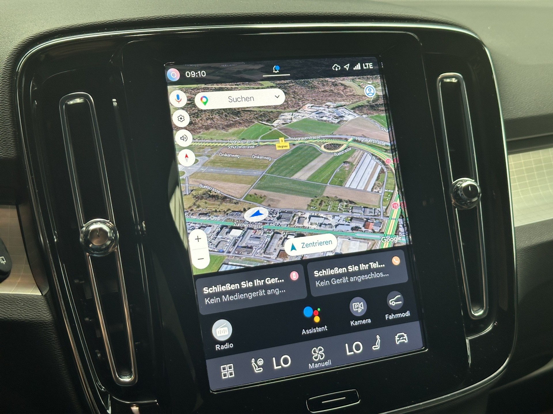 VOLVO XC40 B3 Benzin Mild Hybrid Plus Black Edition-image-12