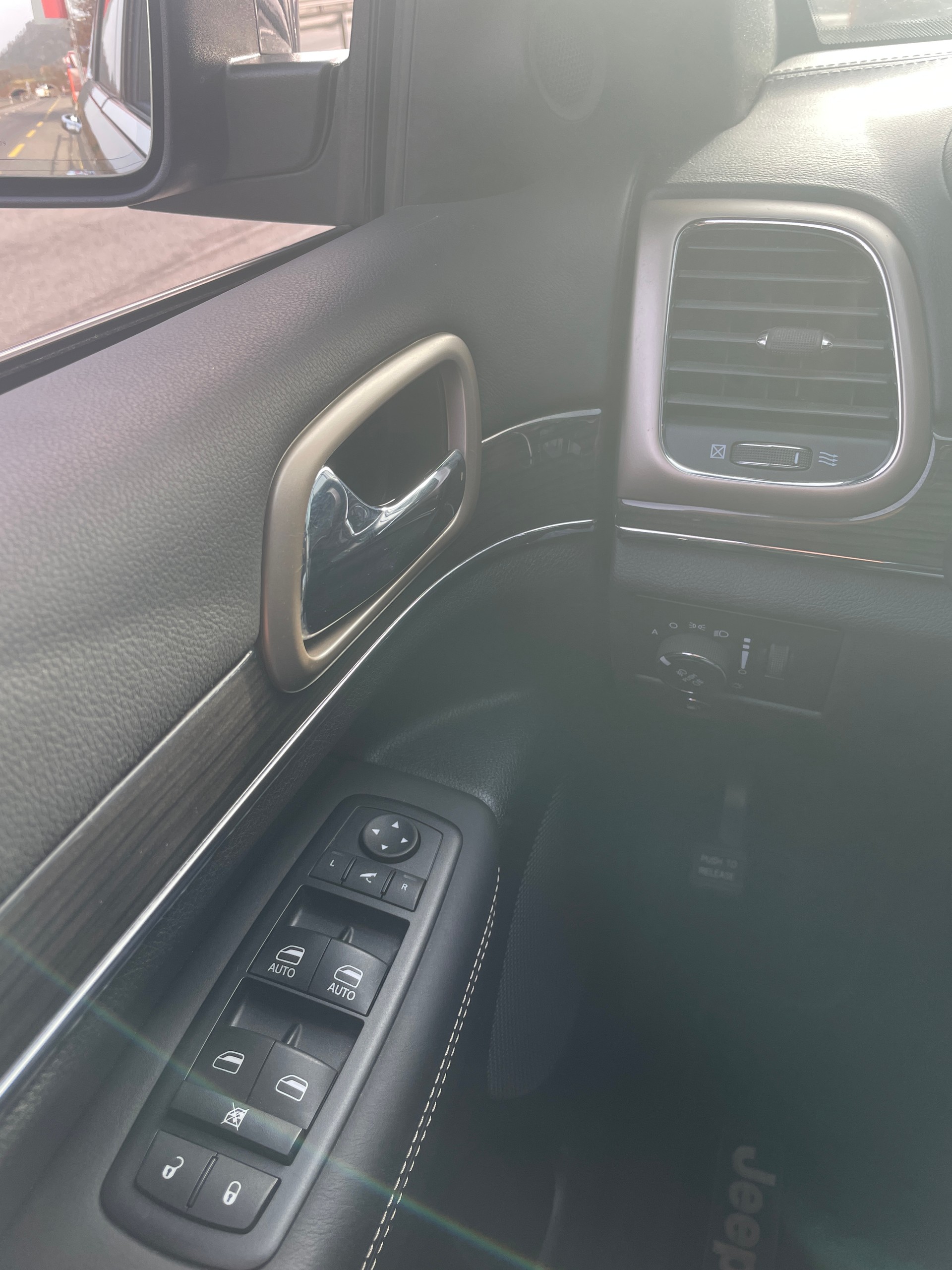 JEEP Grand Cherokee 3.0 CRD Overland Automatic-image-21