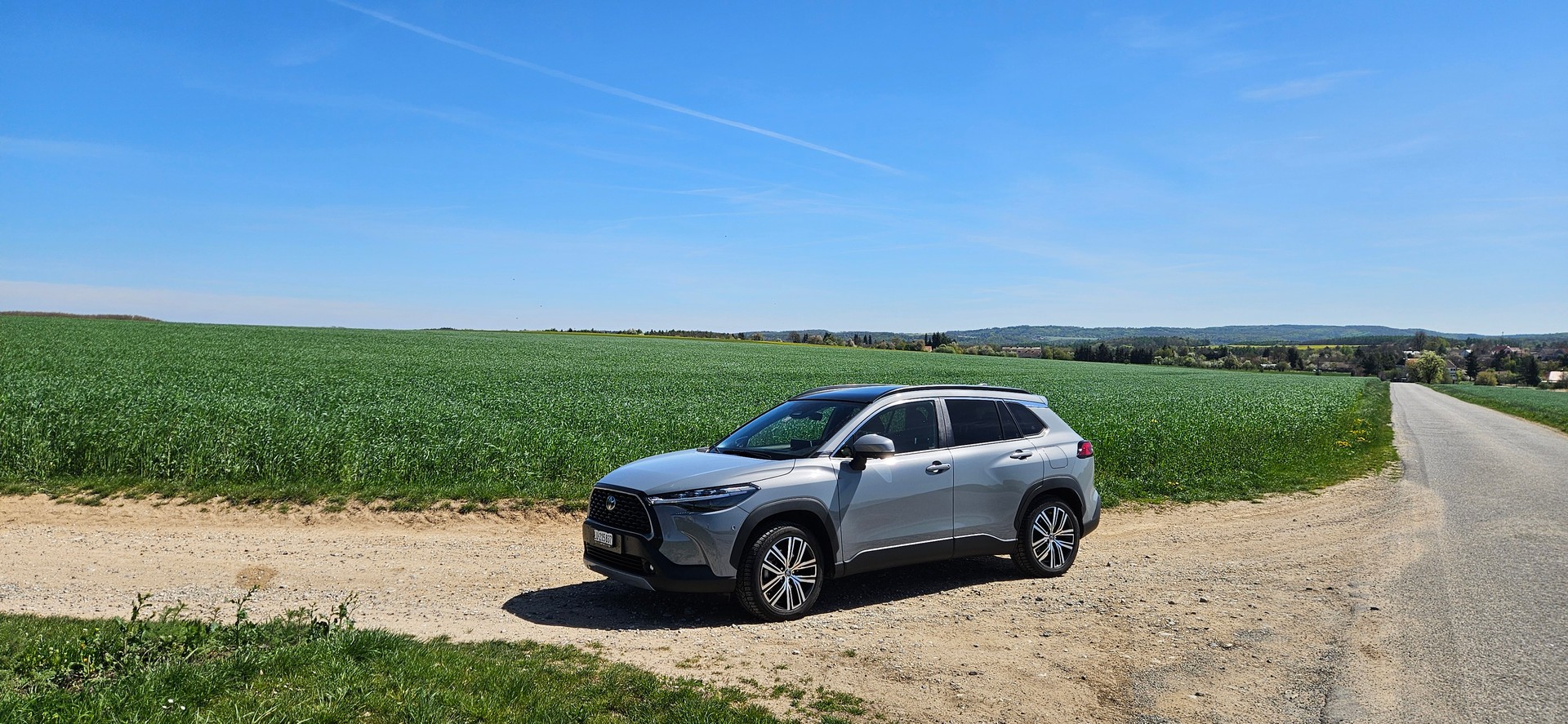TOYOTA 2.0 HSD Premium AWD-i-image-0