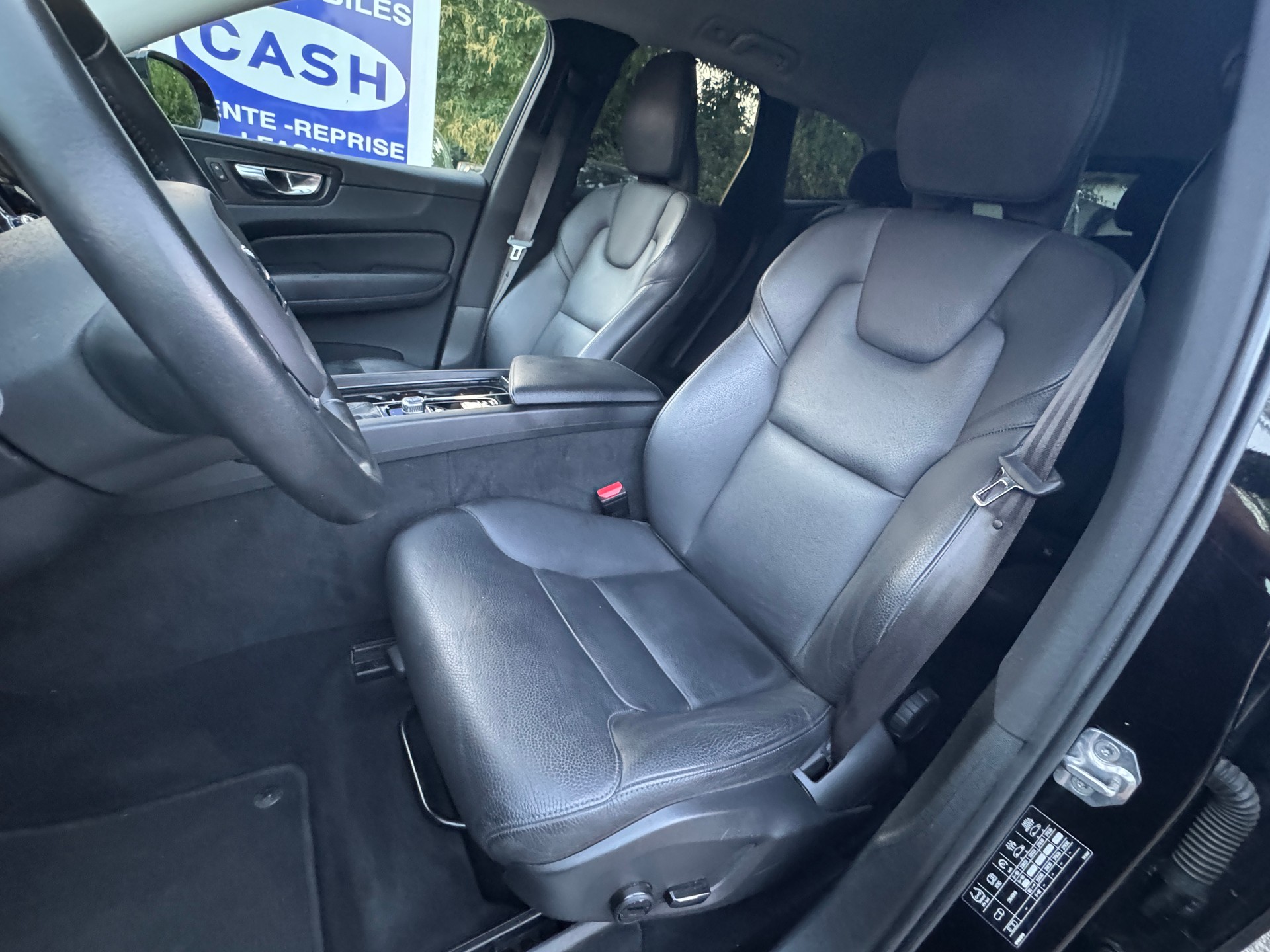 VOLVO XC60 D4 AWD Momentum Geartronic-image-6