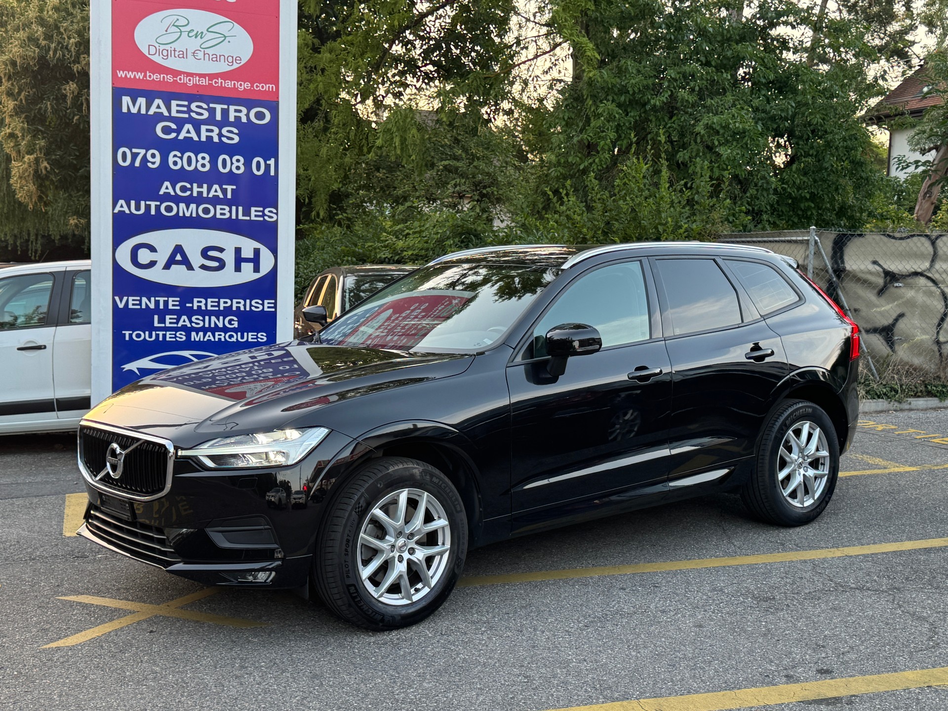 VOLVO XC60 D4 AWD Momentum Geartronic-image-1