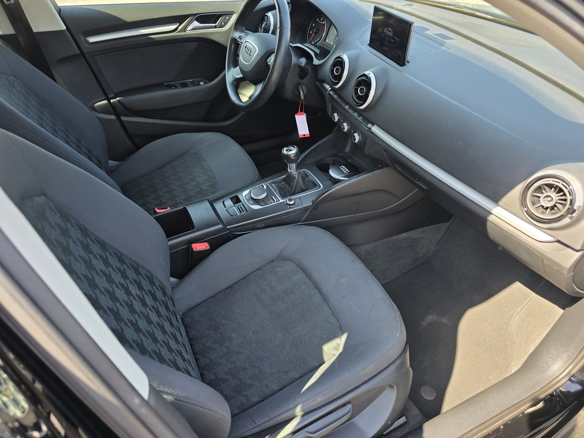 AUDI A3 Sportback 1.4 TFSI Ambition-image-10
