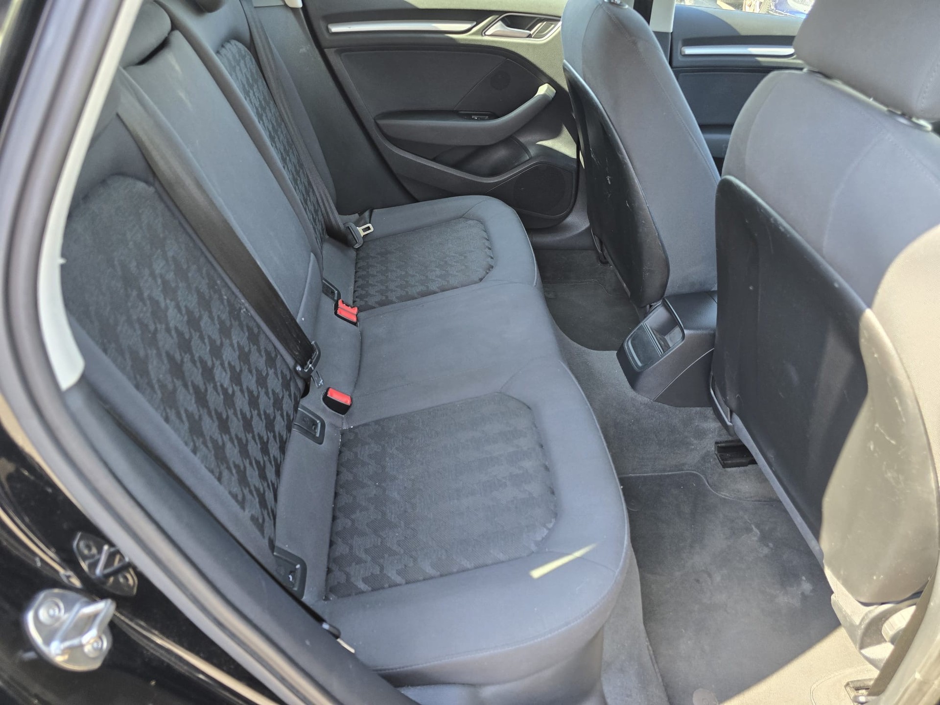 AUDI A3 Sportback 1.4 TFSI Ambition-image-12