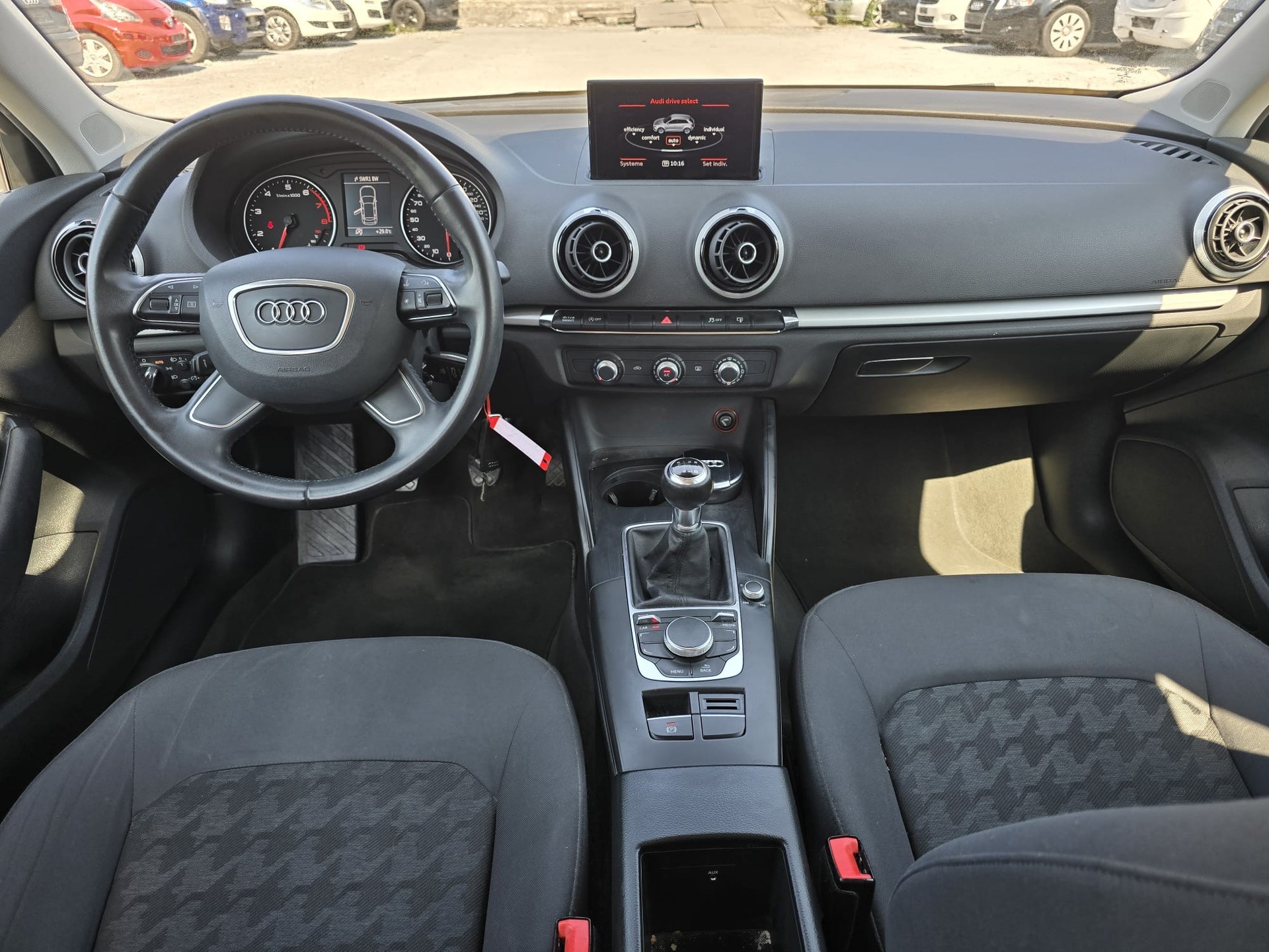 AUDI A3 Sportback 1.4 TFSI Ambition-image-14