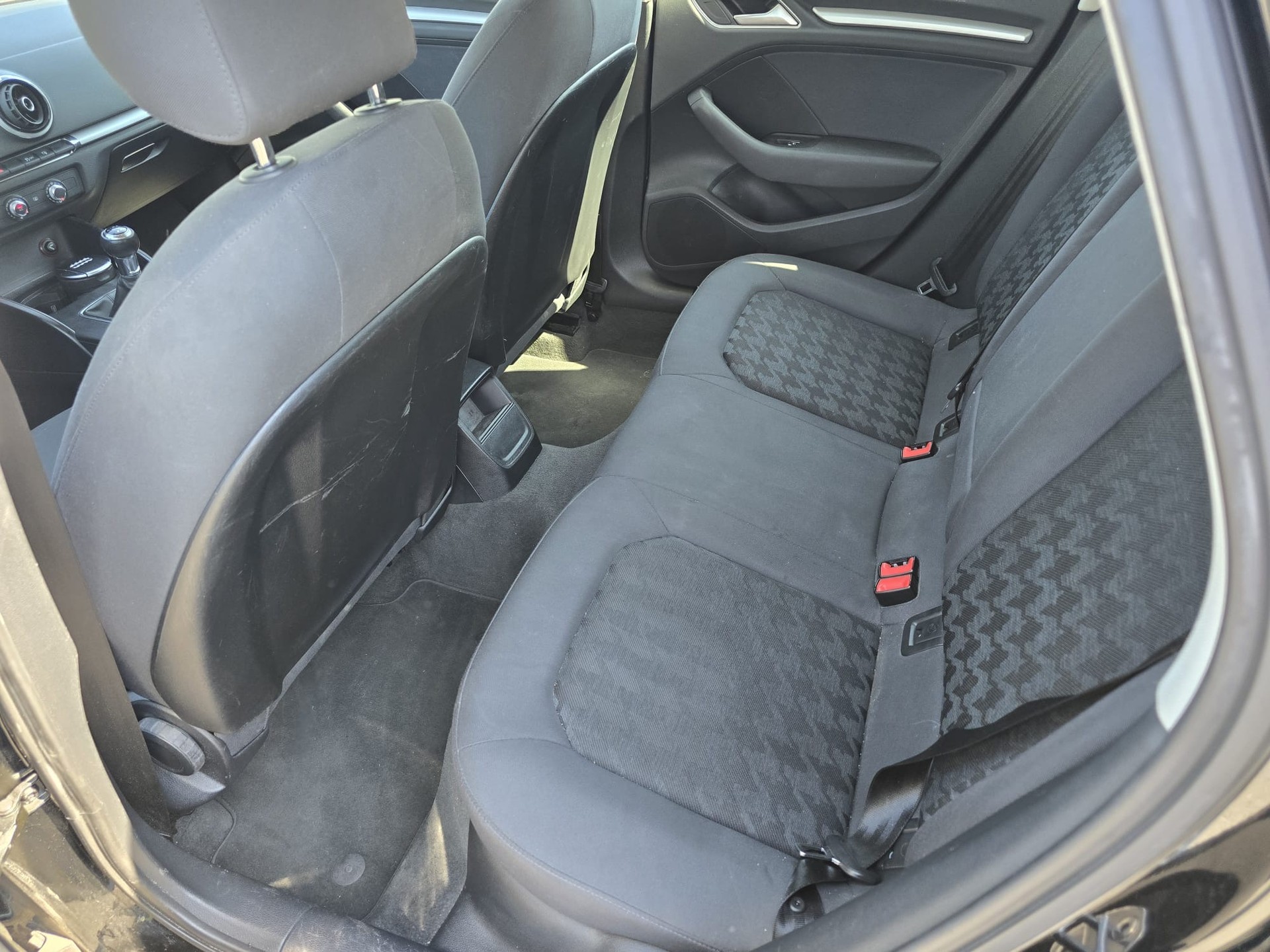 AUDI A3 Sportback 1.4 TFSI Ambition-image-8
