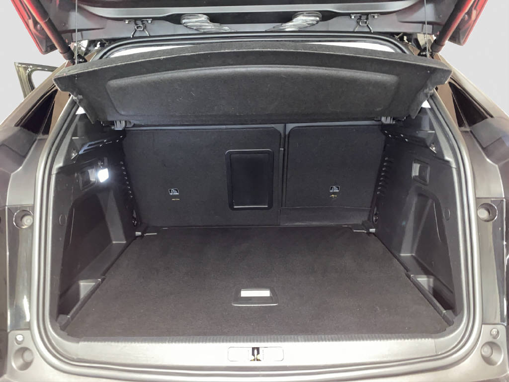 PEUGEOT 3008 1.2 PureTech Allure-image-13