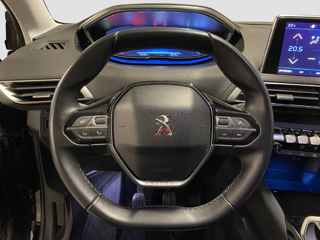 PEUGEOT 3008 1.2 PureTech Allure-image-7
