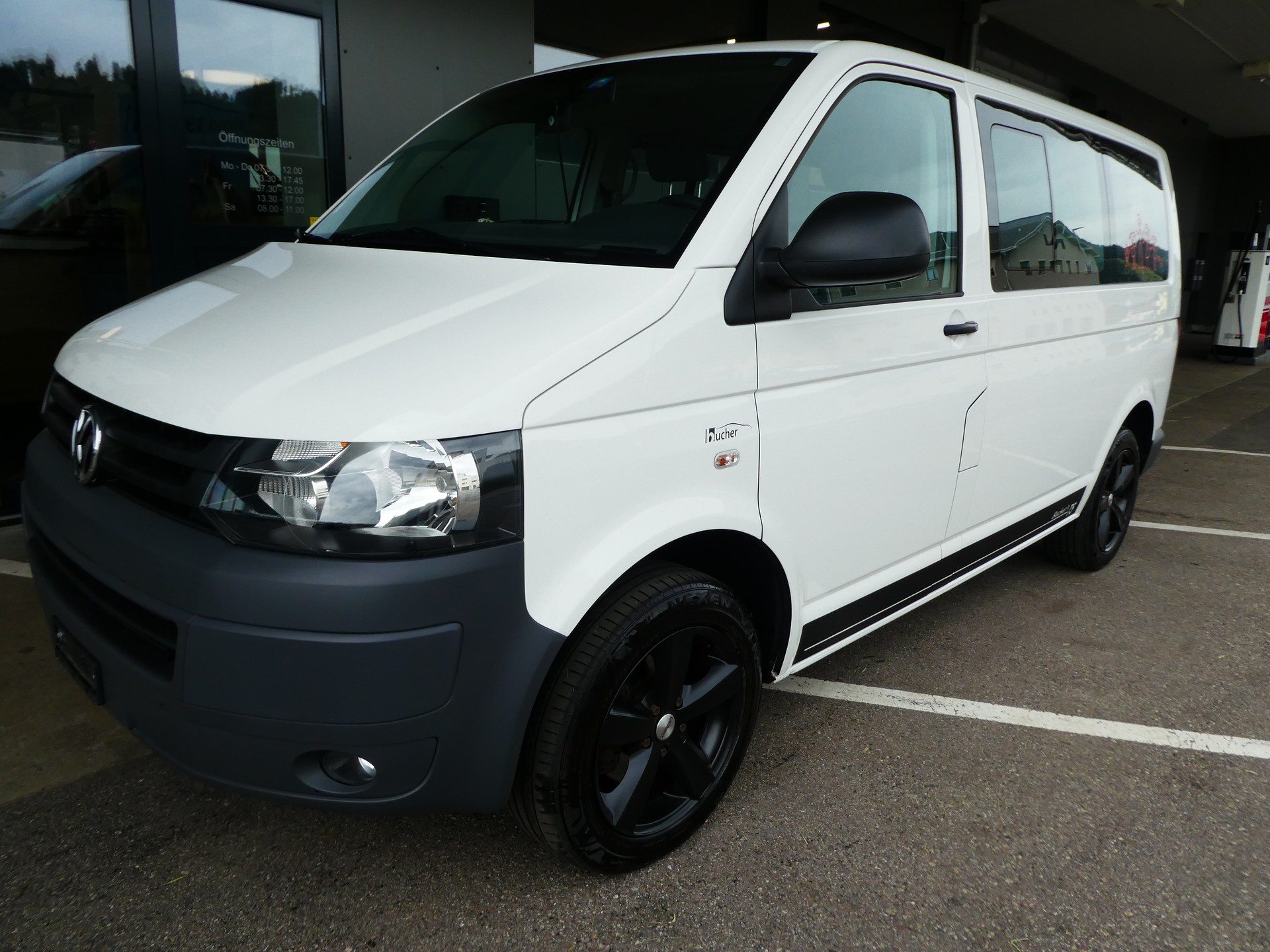 VW T5 Caravelle Trendline 2.0 TDI CR-image-4