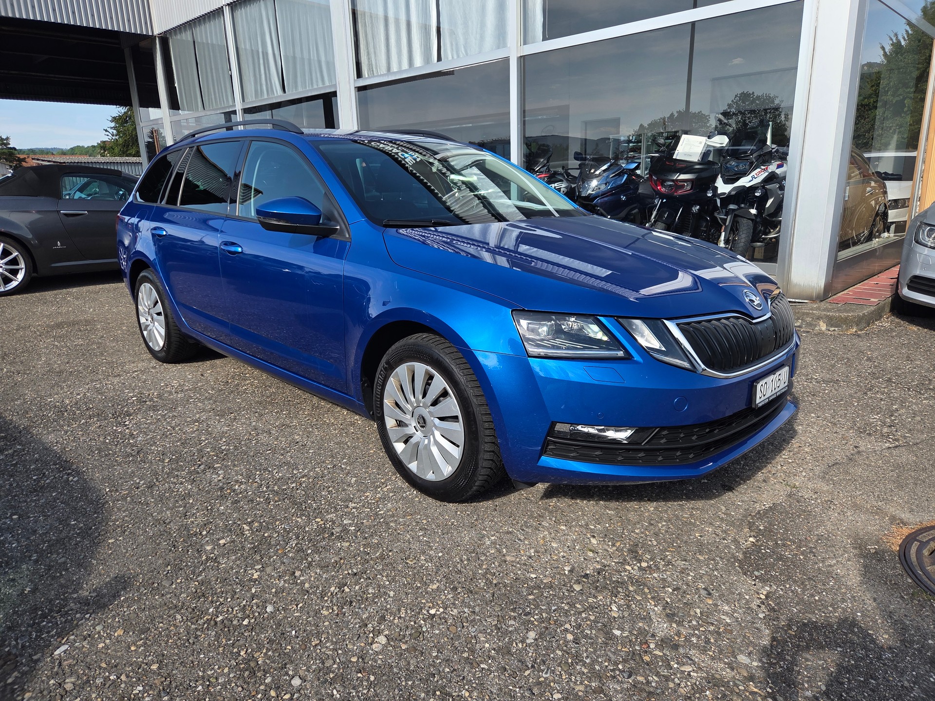 SKODA Octavia Combi 1.6 TDI Ambition DSG-image-0