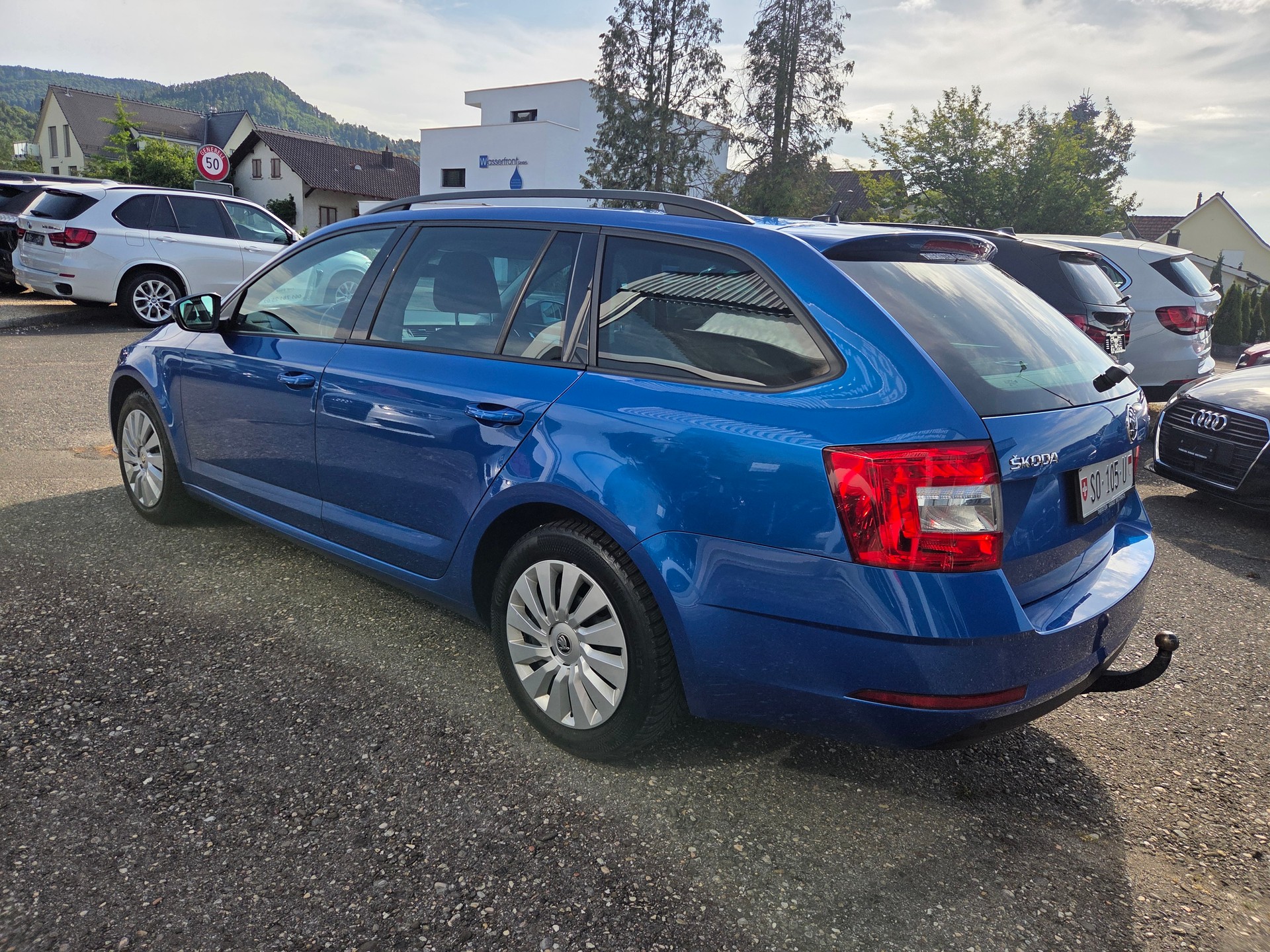 SKODA Octavia Combi 1.6 TDI Ambition DSG-image-5