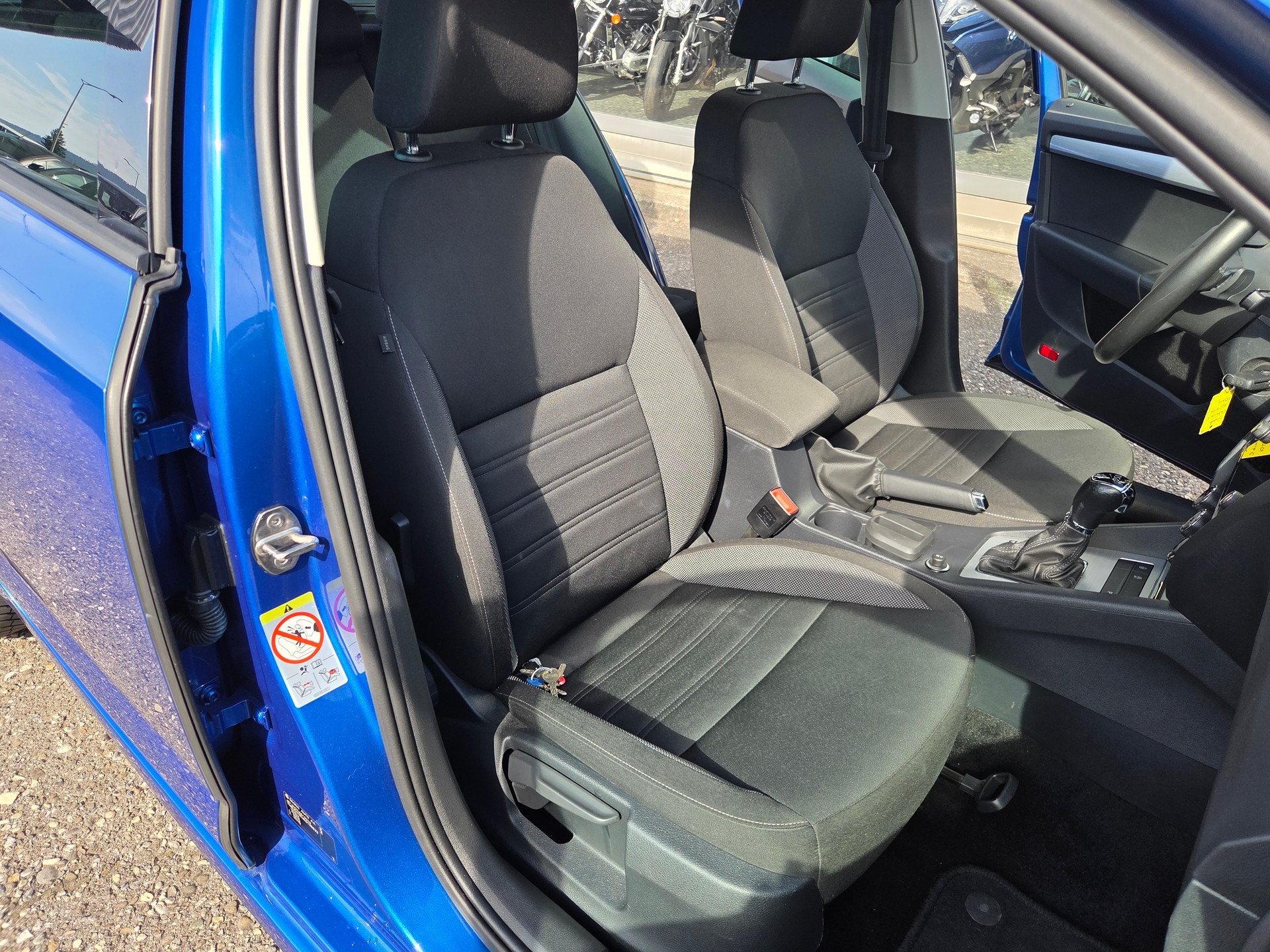 SKODA Octavia Combi 1.6 TDI Ambition DSG-image-13