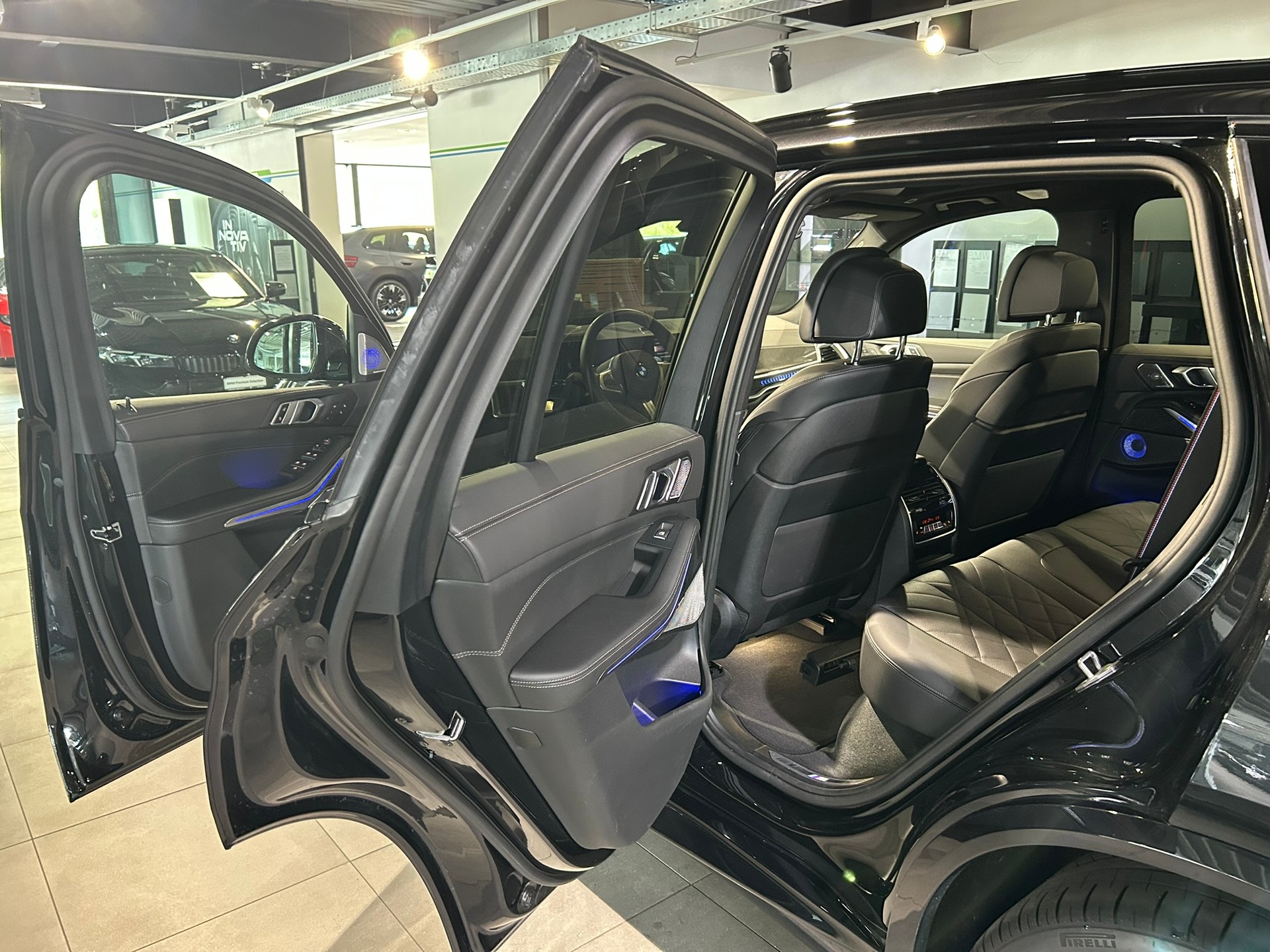 BMW X5 xDrive 48V 30d M Sport Pro Steptronic-image-23