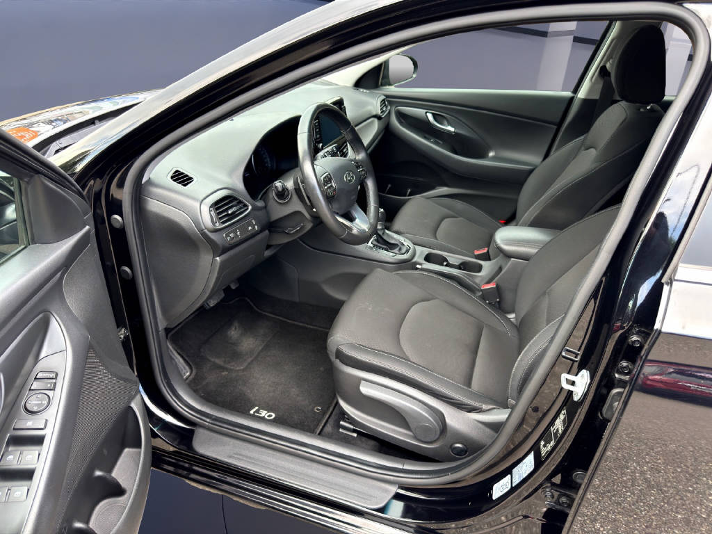 HYUNDAI i30 1.4 T-GDi Amplia-image-9
