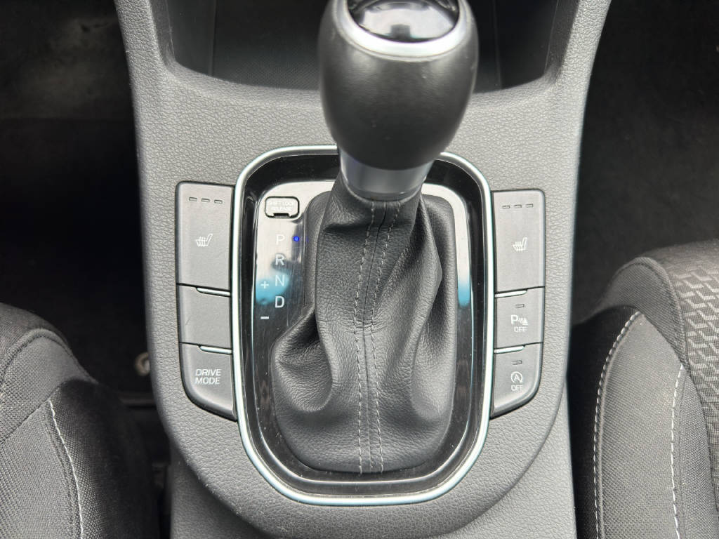 HYUNDAI i30 1.4 T-GDi Amplia-image-15