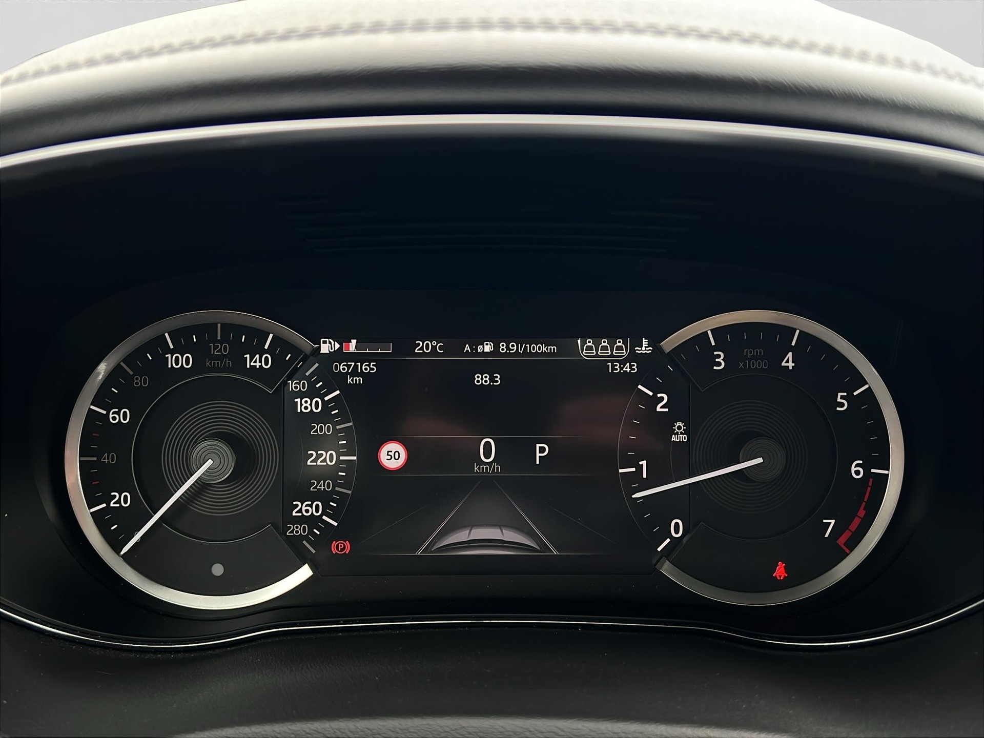 JAGUAR E-Pace 2.0 I4 200 S AWD-image-3