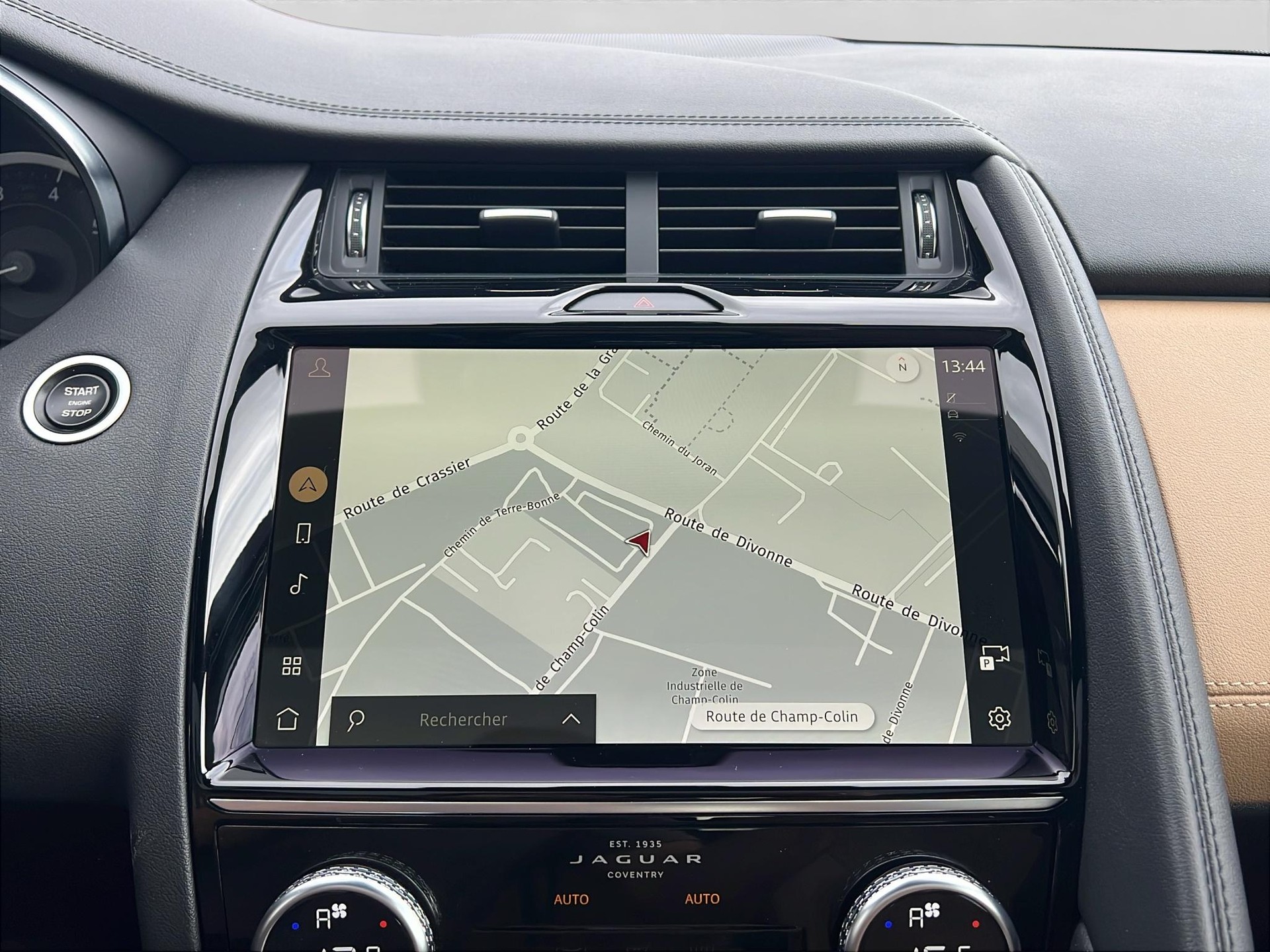 JAGUAR E-Pace 2.0 I4 200 S AWD-image-4