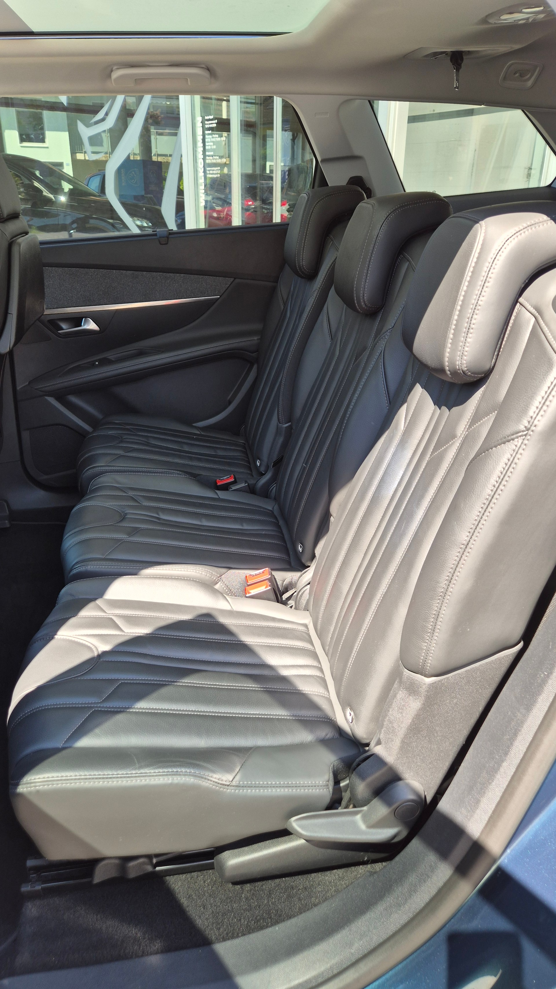 PEUGEOT 5008 1.6 THP GT Line-image-8