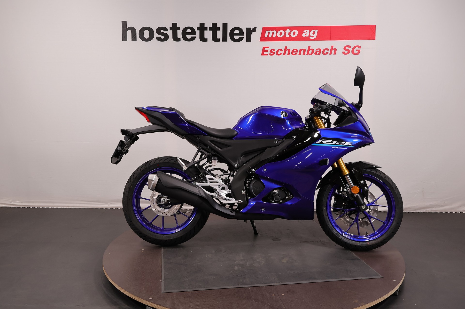 YAMAHA R125-showroom-element-1