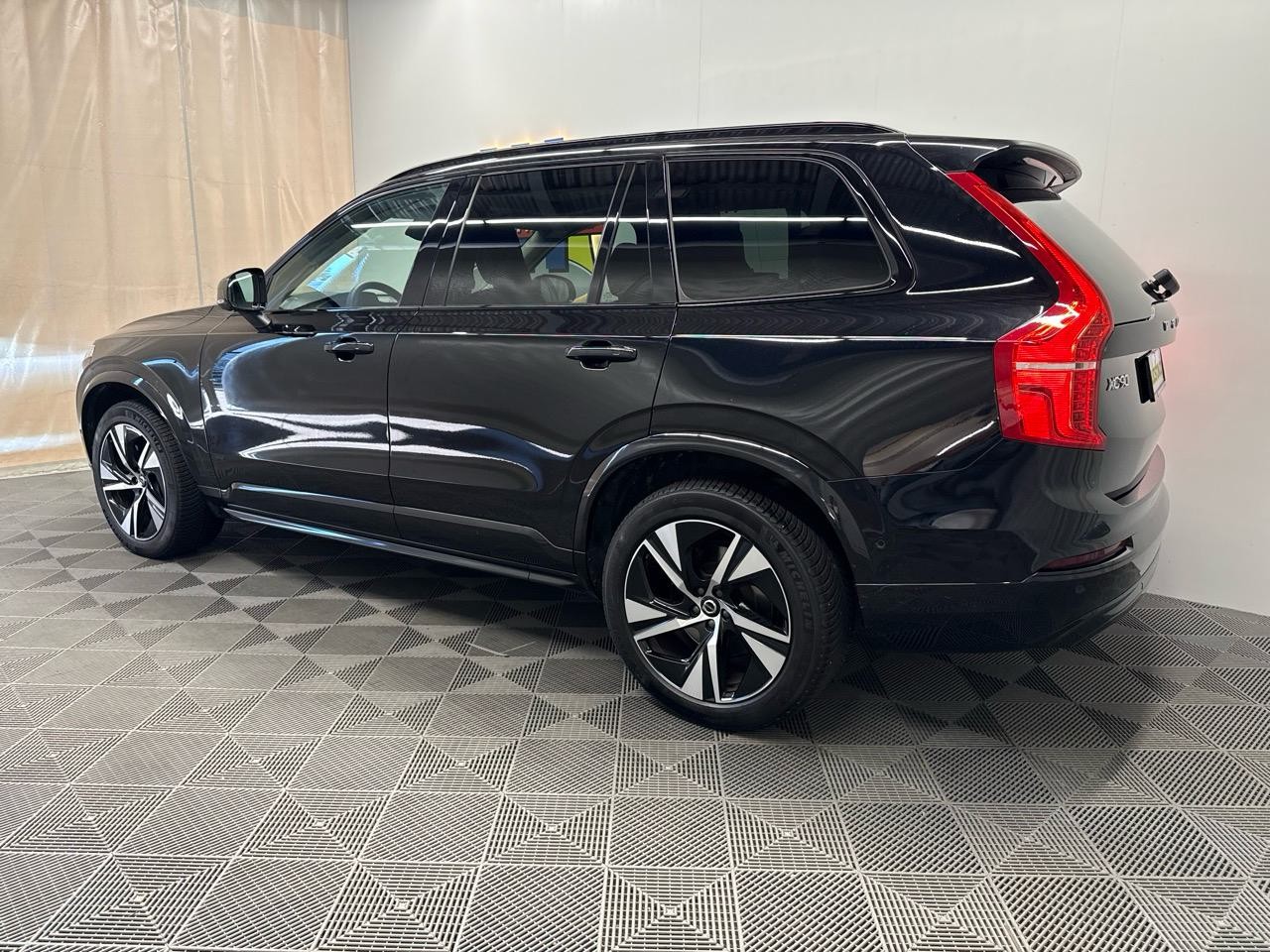 VOLVO XC90 B5 Benzin Mild Hybrid AWD Plus Dark Geartronic-image-1