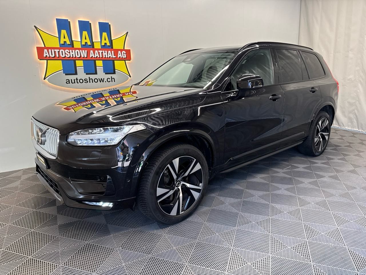 VOLVO XC90 B5 Benzin Mild Hybrid AWD Plus Dark Geartronic-image-0