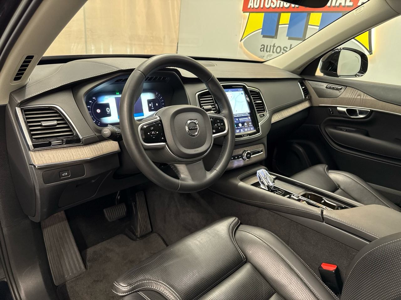 VOLVO XC90 B5 Benzin Mild Hybrid AWD Plus Dark Geartronic-image-2