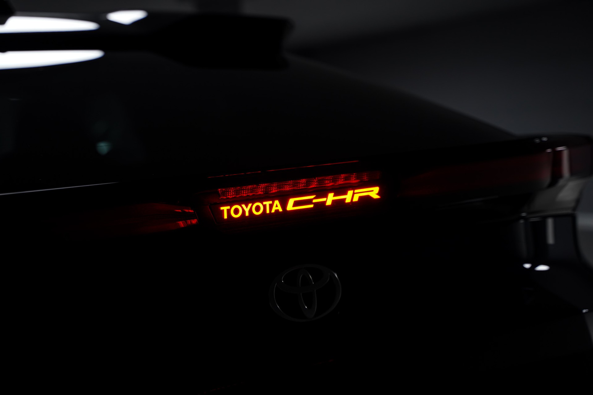 TOYOTA C-HR 2.0 HSD CVT Style 4WD-image-7