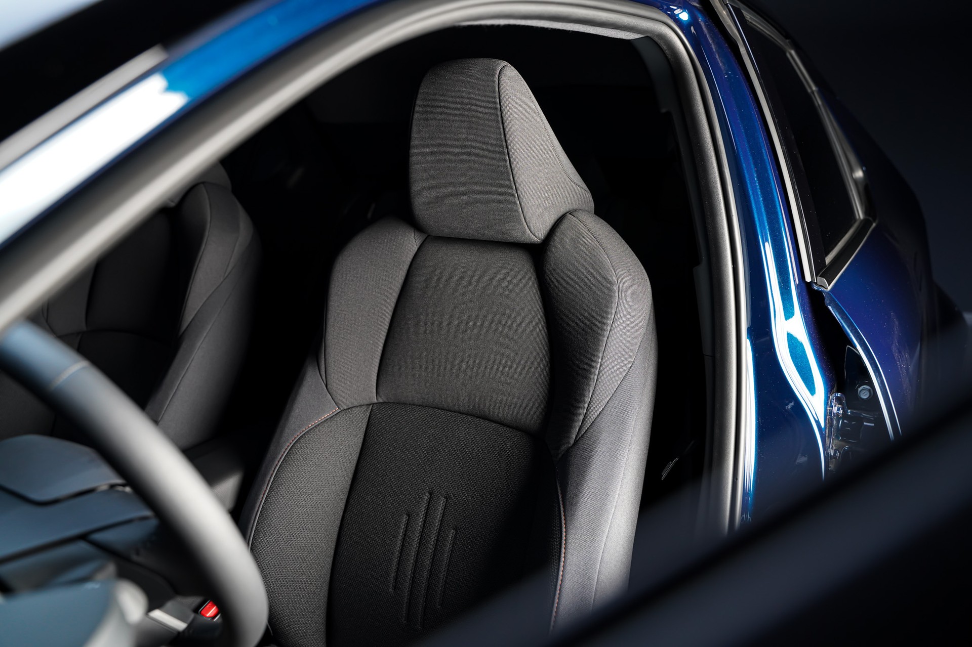 TOYOTA C-HR 2.0 HSD CVT Style 4WD-image-12