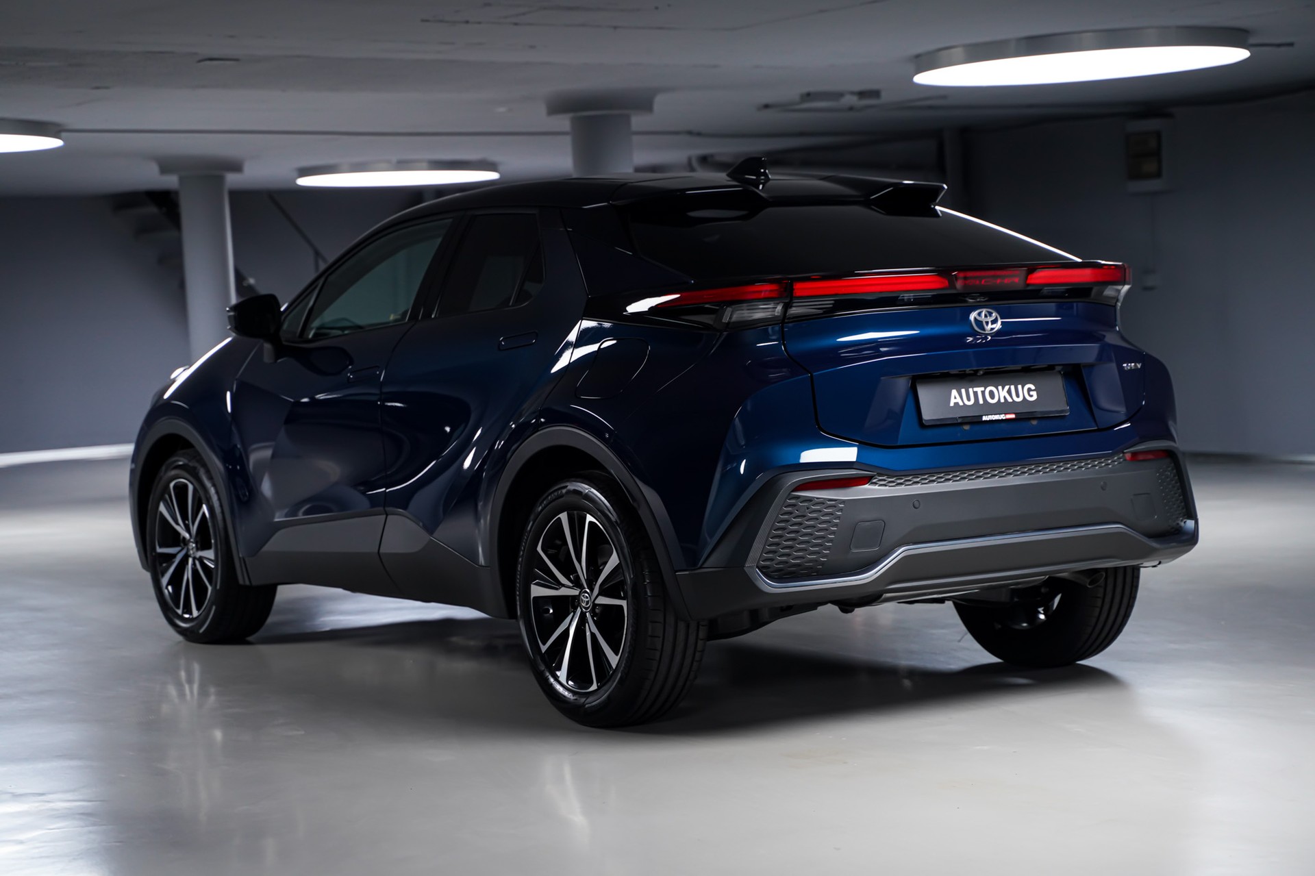 TOYOTA C-HR 2.0 HSD CVT Style 4WD-image-6