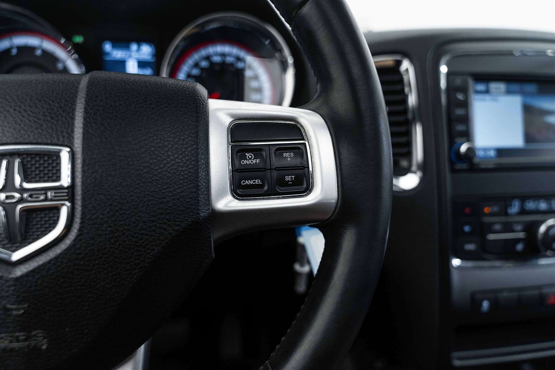 DODGE Durango 3.6 Crew 294PS 7-Plätzer AWD Automat-image-17