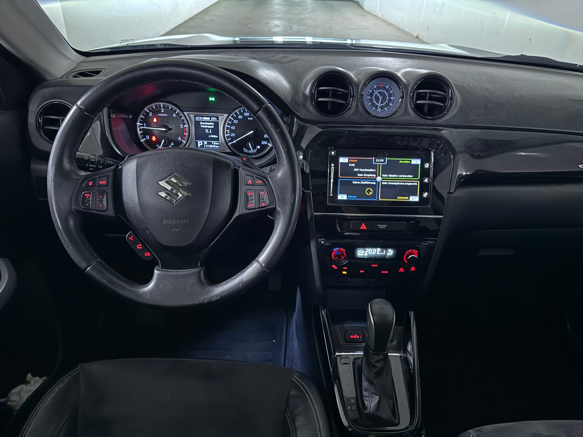 SUZUKI Vitara 1.6 TD Sergio Cellano Top TCSS-image-9