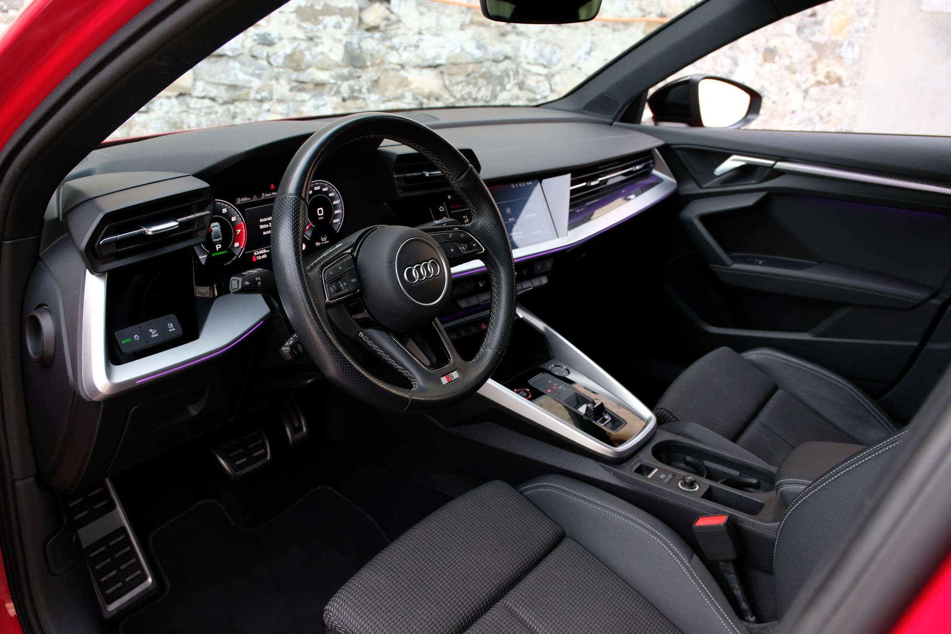 AUDI S3 Limousine 2.0 TFSI quattro S-tronic-image-9