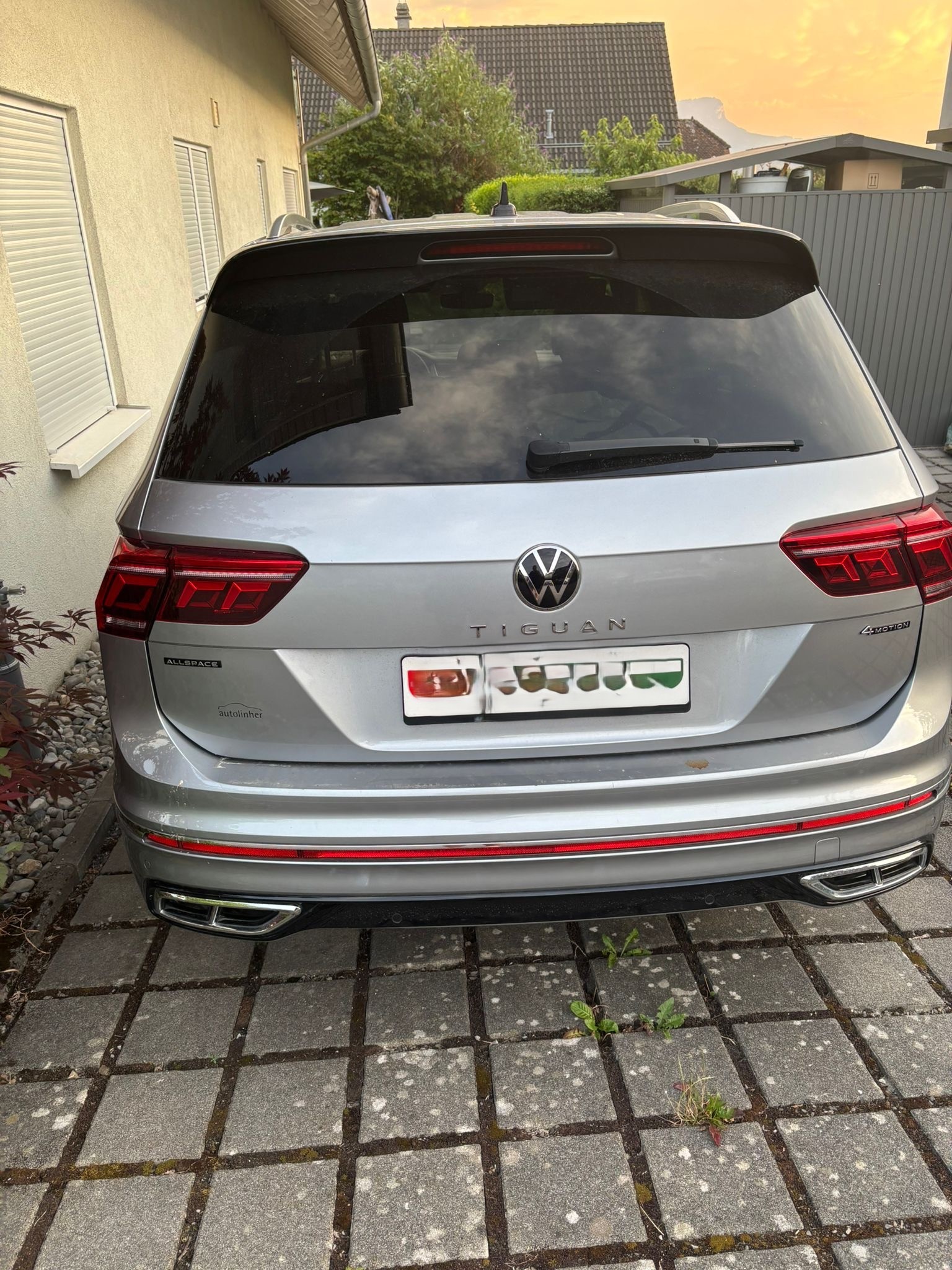 VW 2.0 TSI R-Line DSG Allspace-image-2