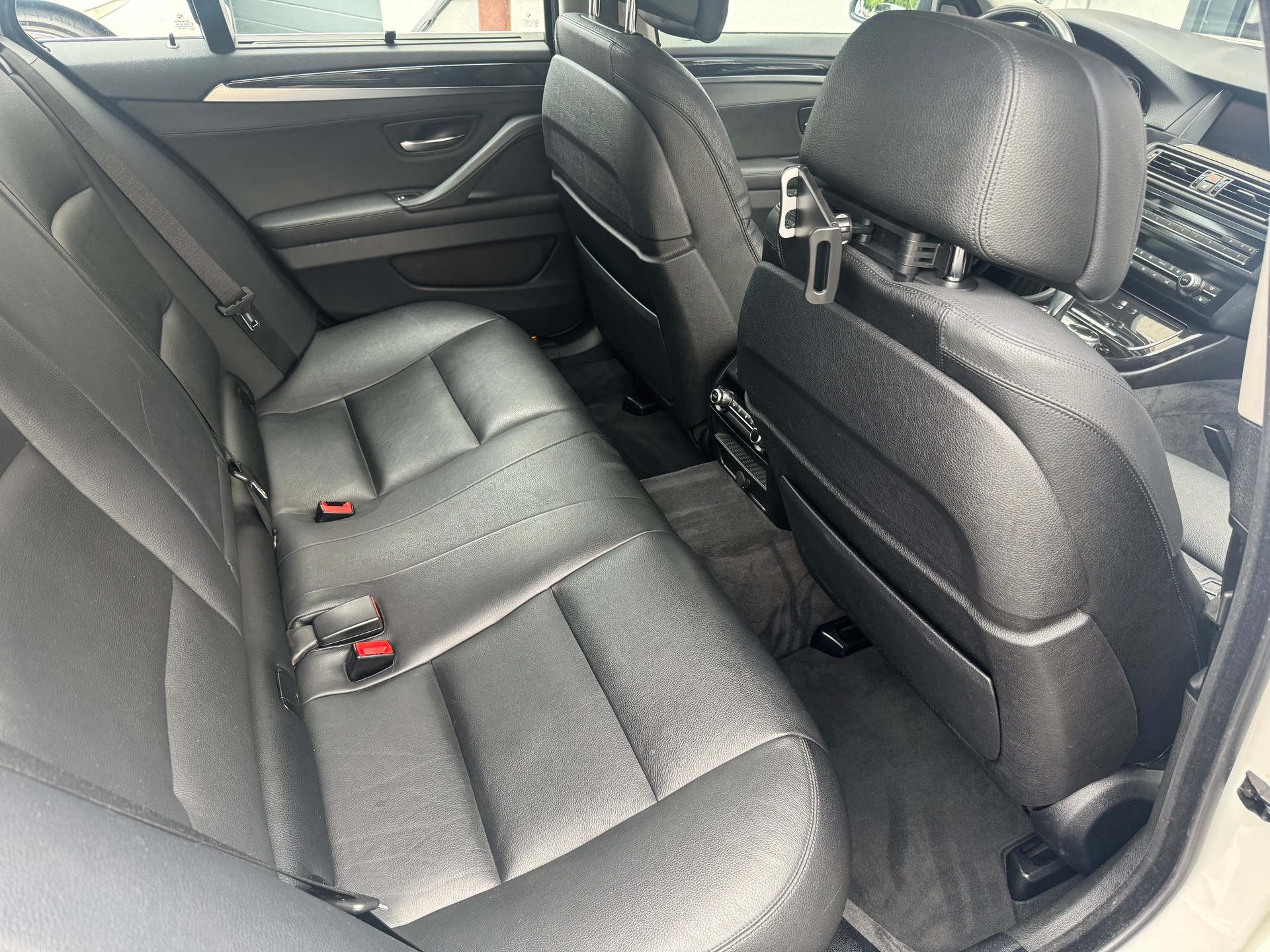 BMW 525d Touring xDrive Luxury Line Steptronic-image-8