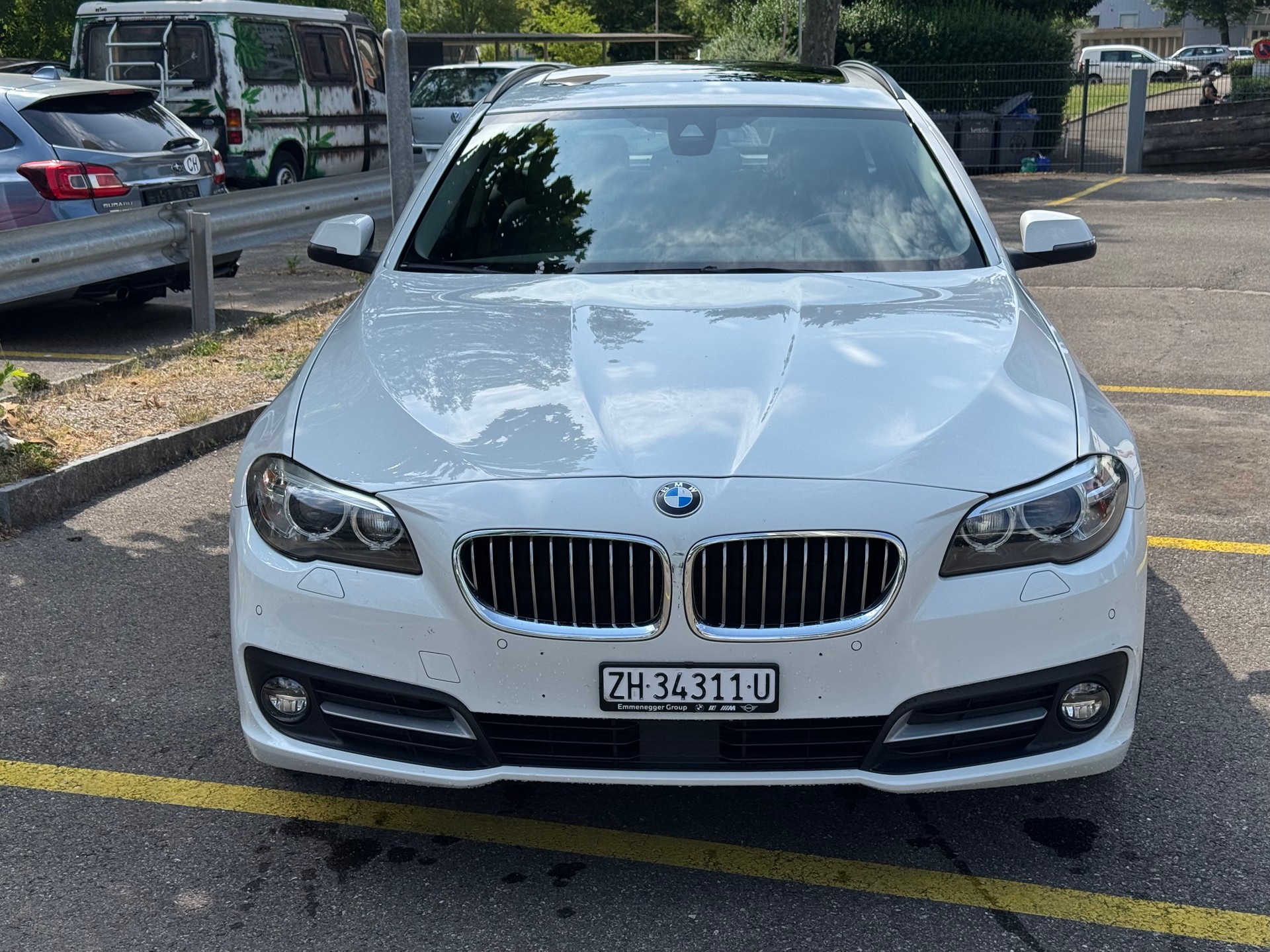 BMW 525d Touring xDrive Luxury Line Steptronic-image-1