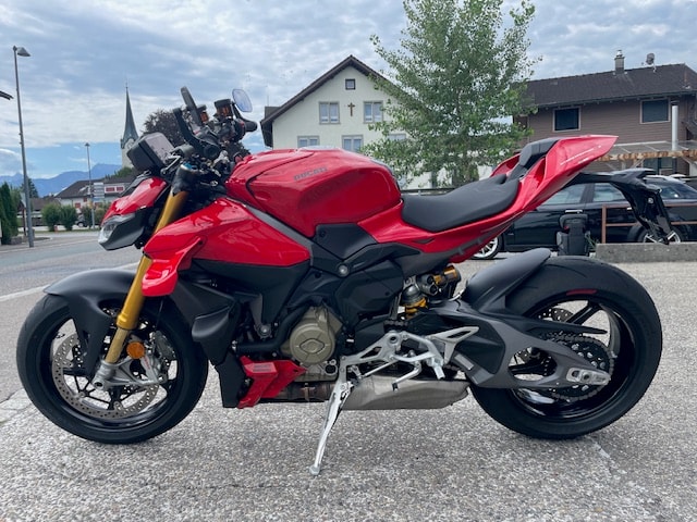 DUCATI Streetfighter V4 S 2025