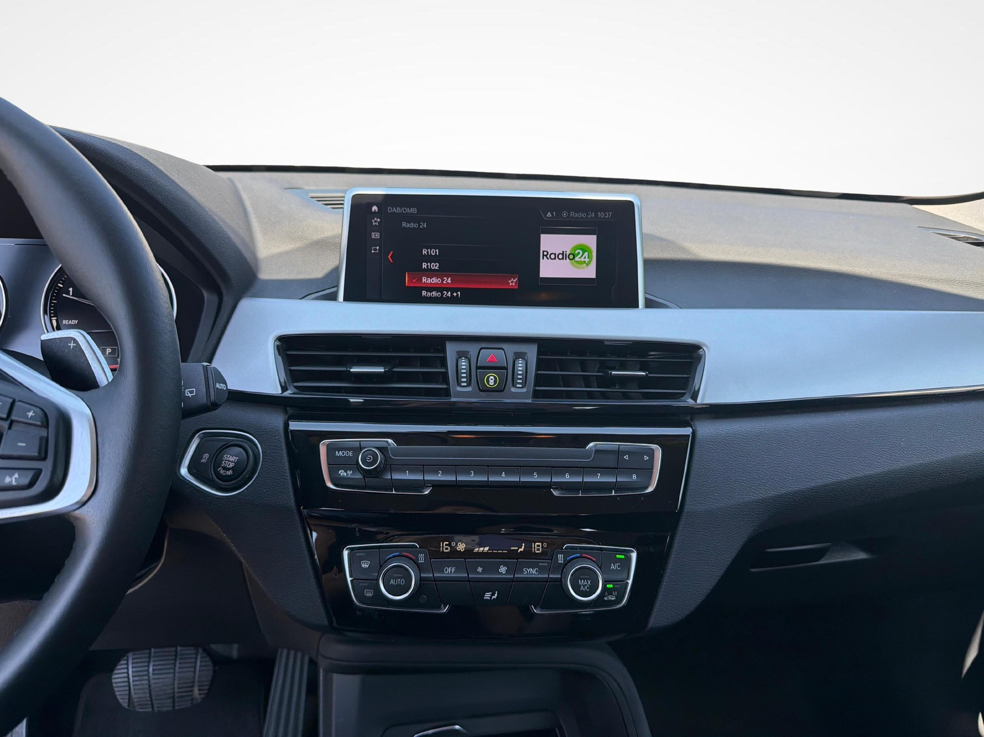 BMW X1 18d sDrive SAG-image-16
