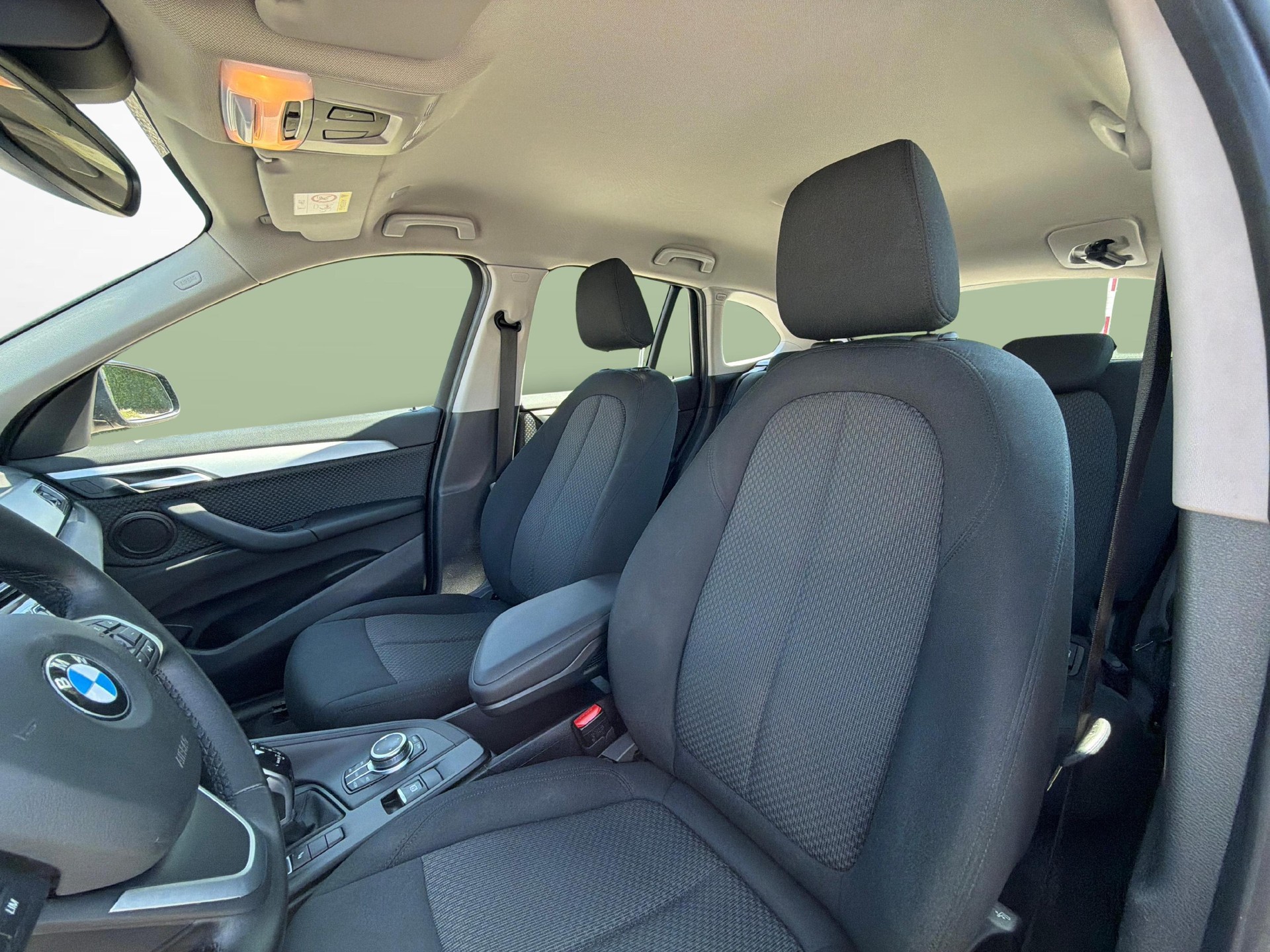BMW X1 18d sDrive SAG-image-13