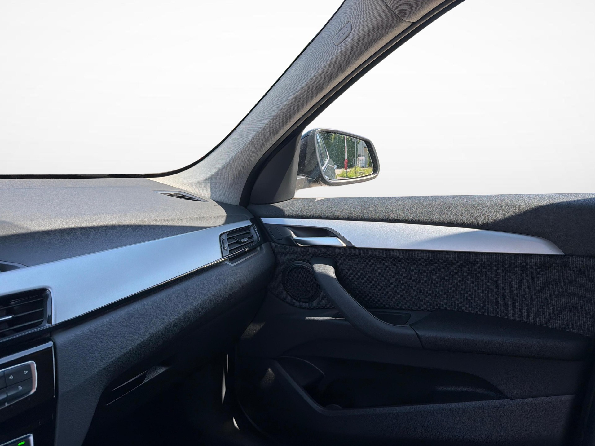 BMW X1 18d sDrive SAG-image-19