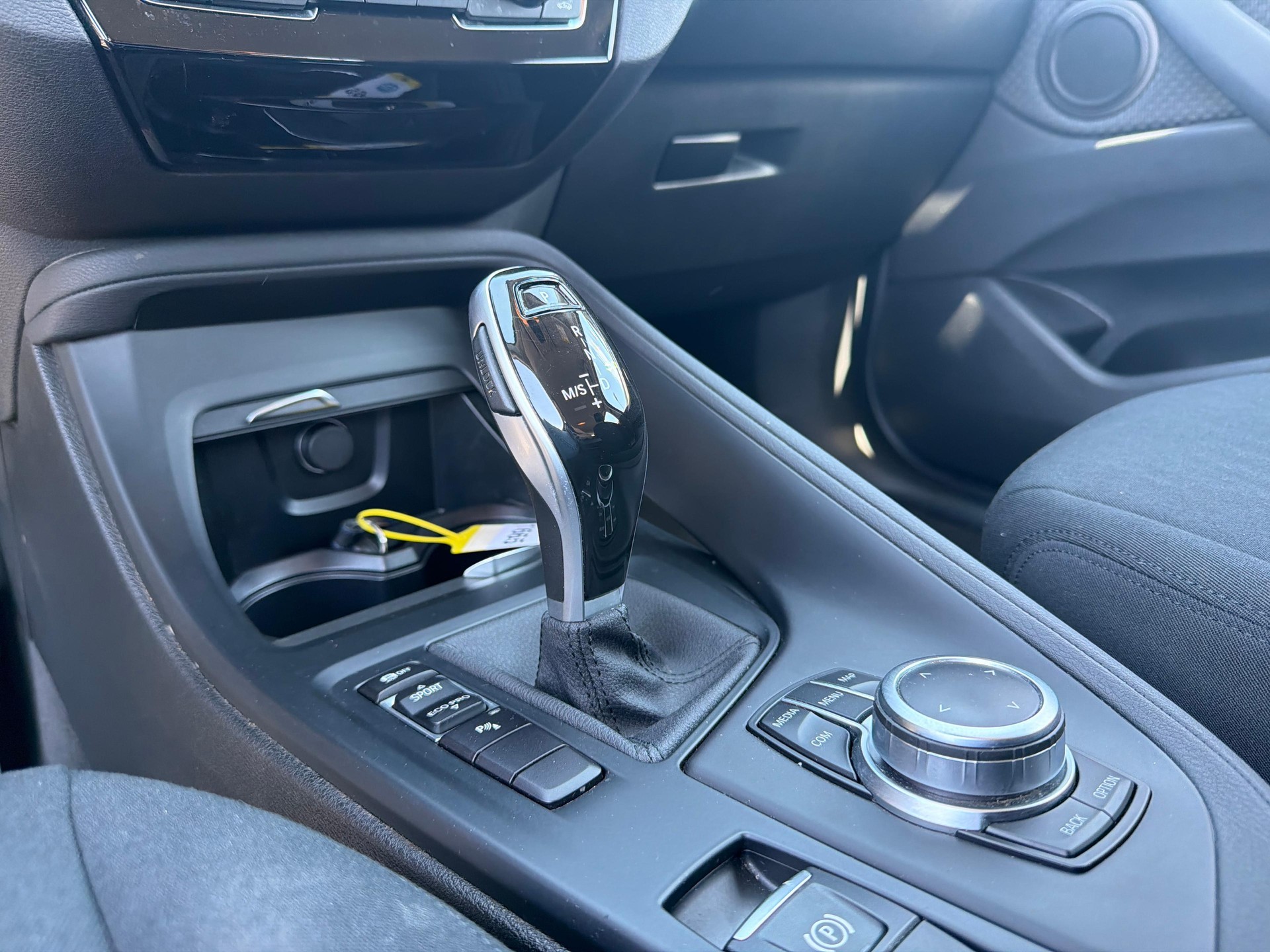 BMW X1 18d sDrive SAG-image-17