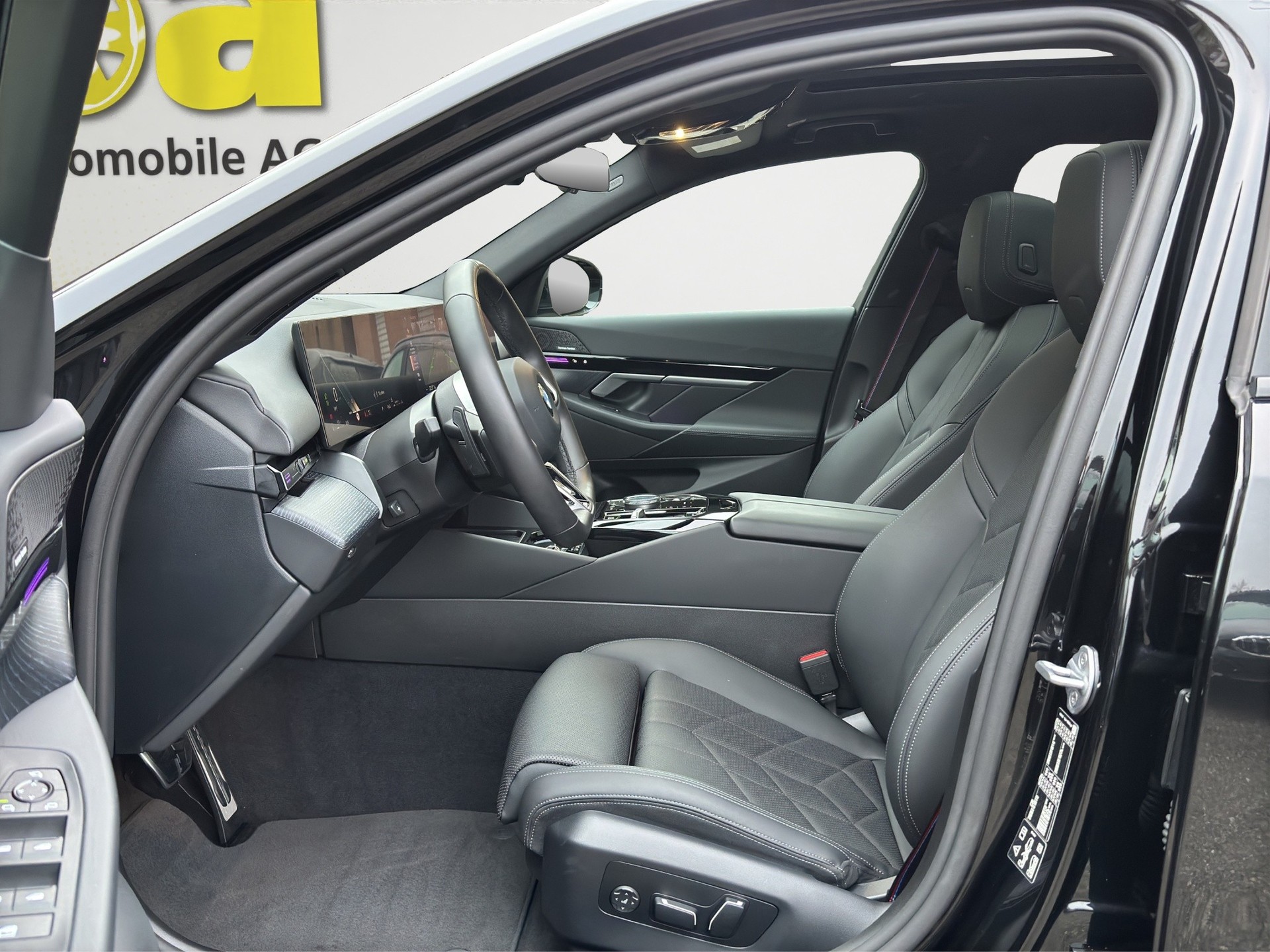 BMW 540d xDrive 48V Touring M Sport Pro AHK 4x4-image-11